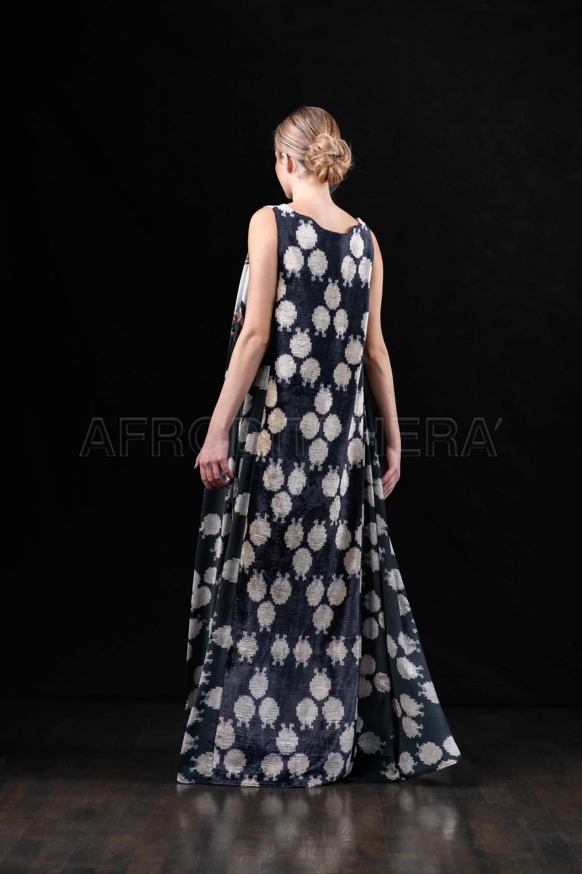 She in the wind - 12 Kaftan Dress
