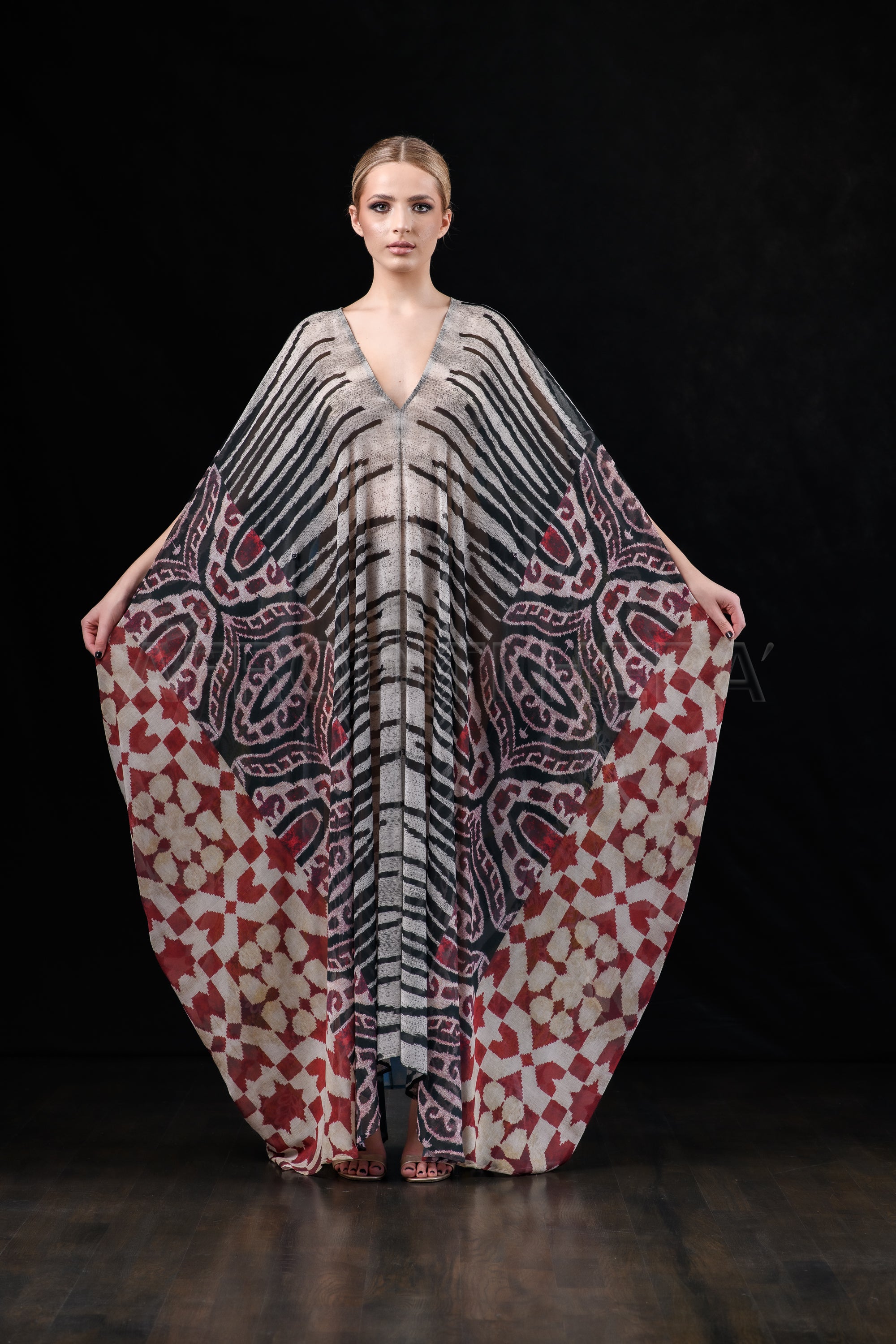 She in the wind - 18 Kaftan Dress