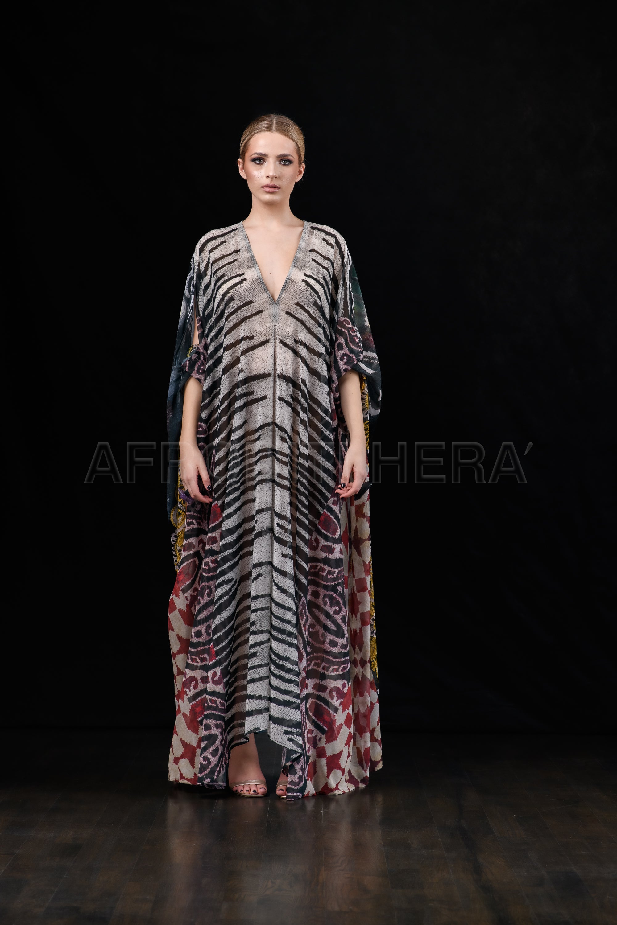 She in the wind - 18 Kaftan Dress