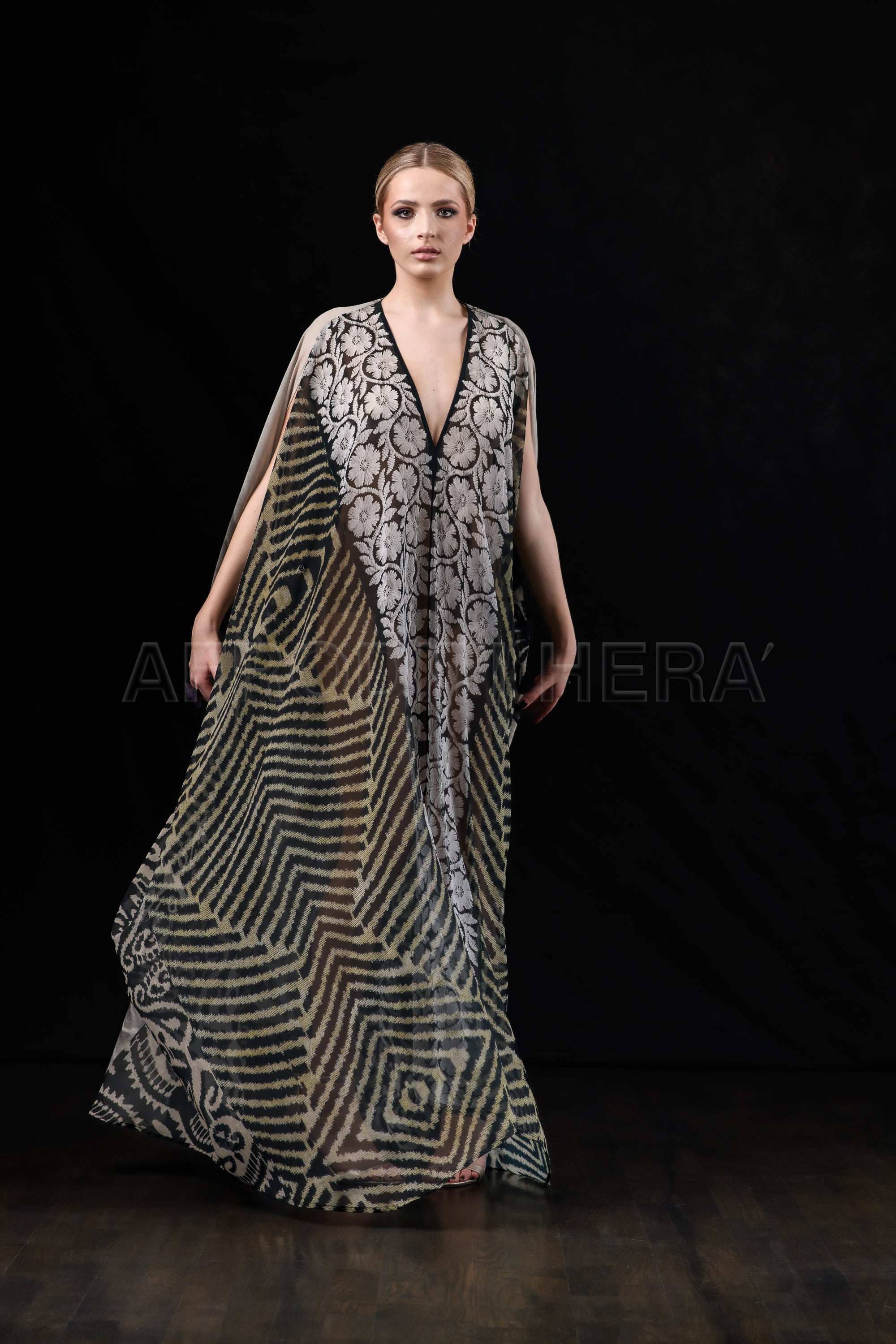She in the wind - 19 Kaftan Dress