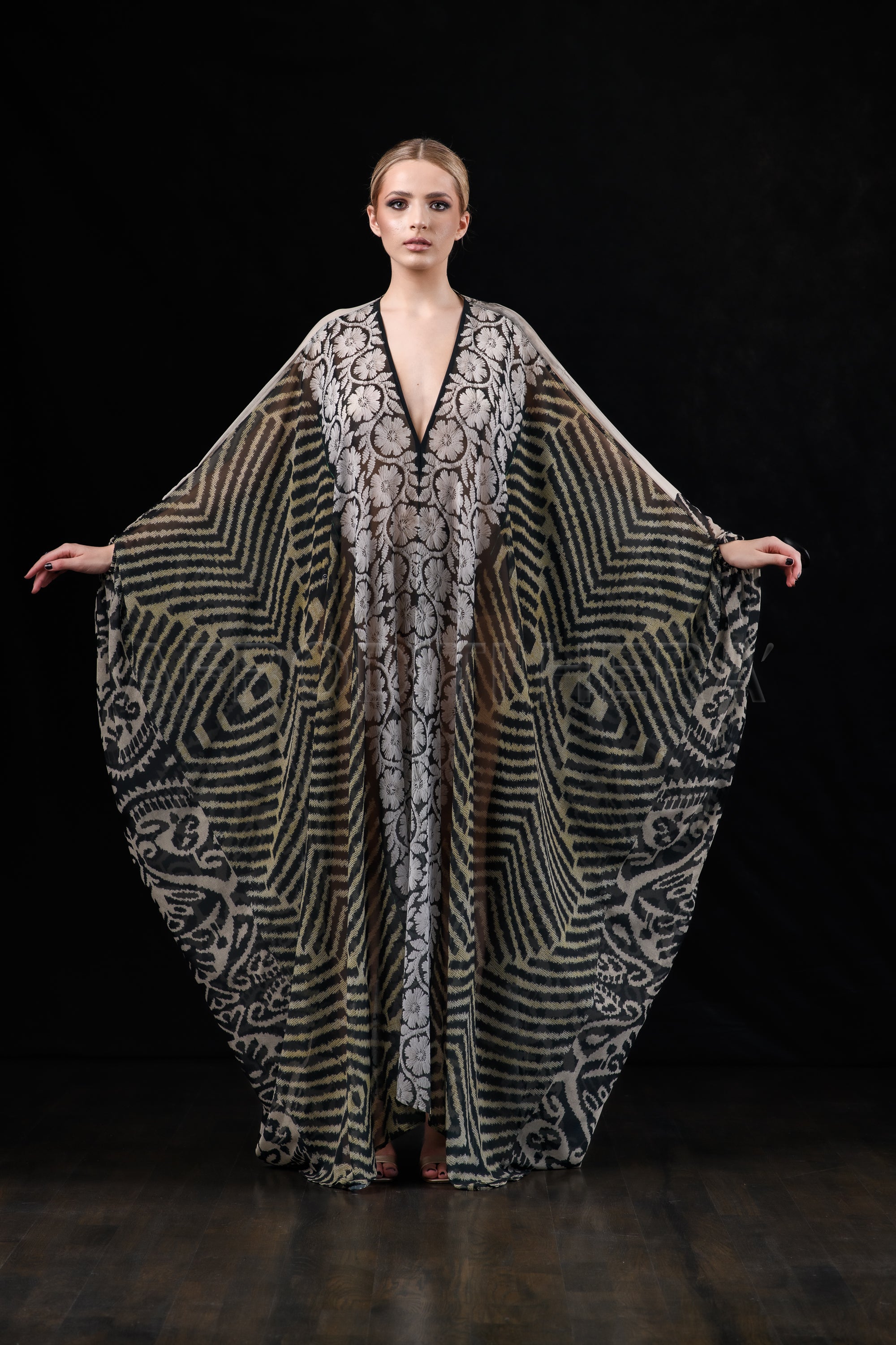 She in the wind - 19 Kaftan Dress