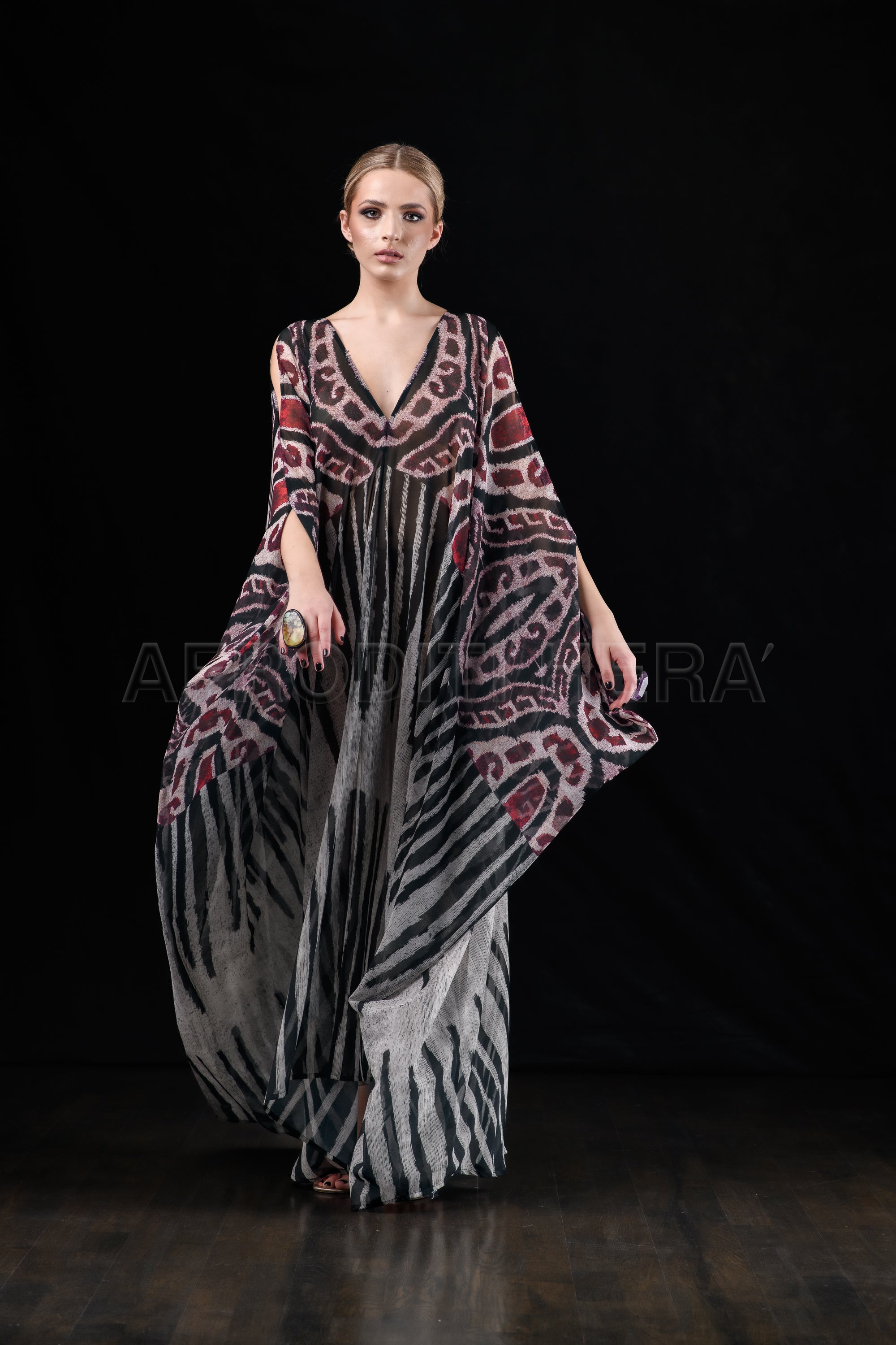 She in the wind - 23 Kaftan Dress