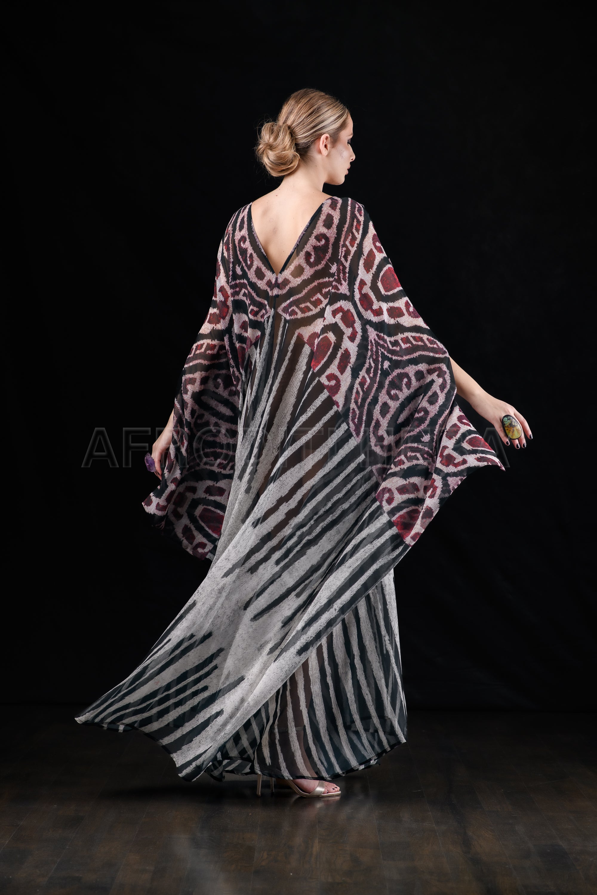 She in the wind - 23 Kaftan Dress