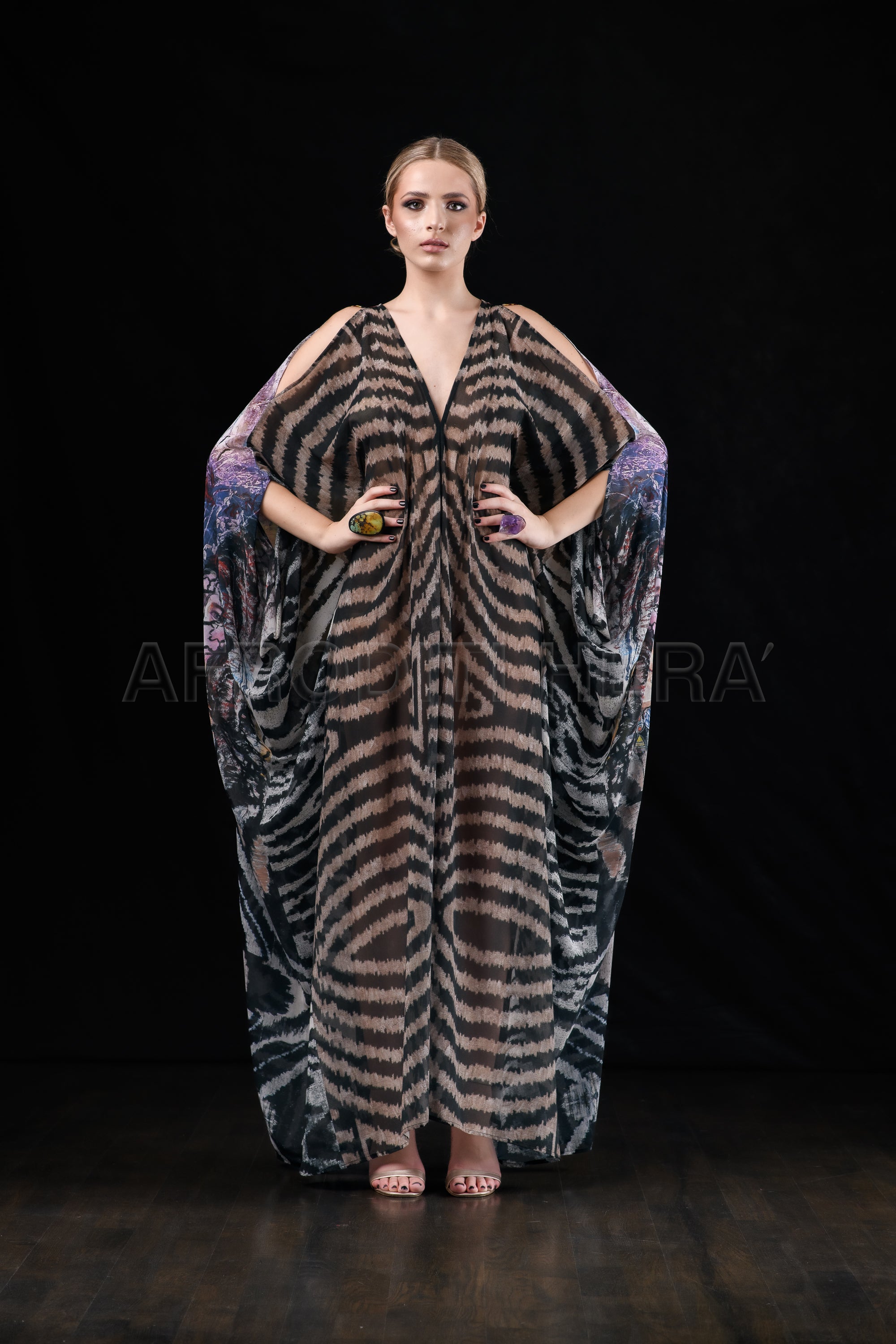 She in the wind - 22 Kaftan Dress