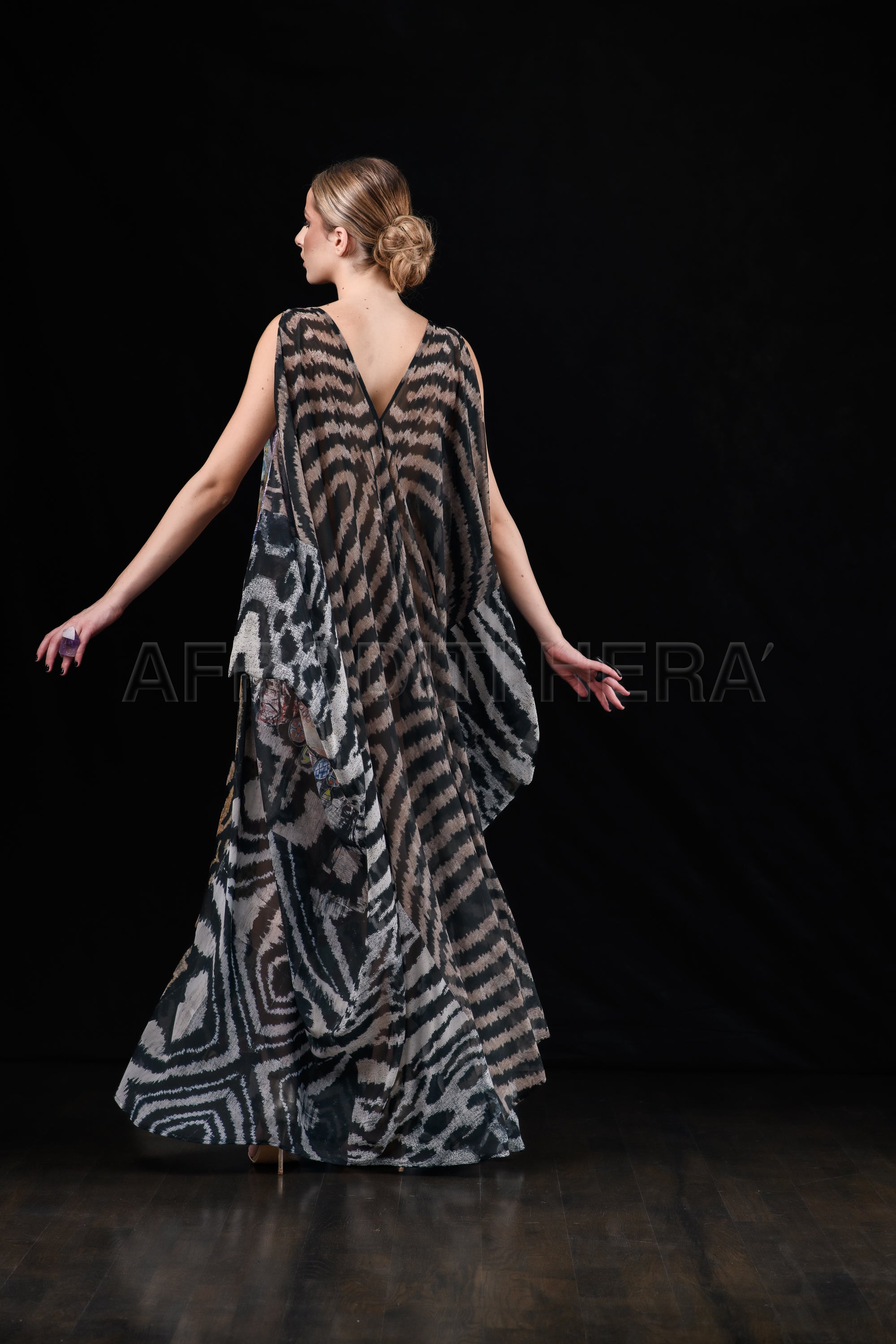 She in the wind - 22 Kaftan Dress
