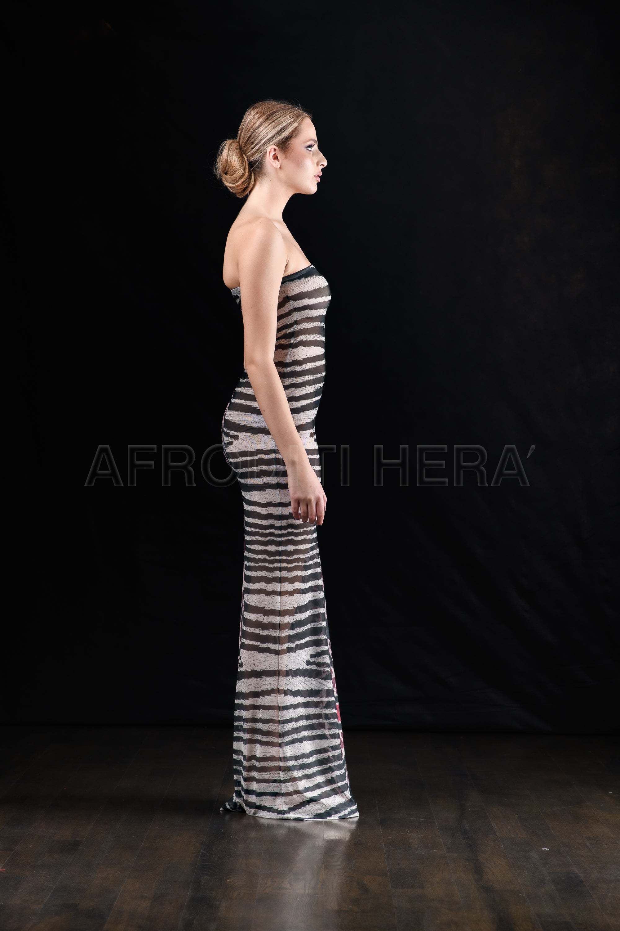 She in the wind - 83 Dress