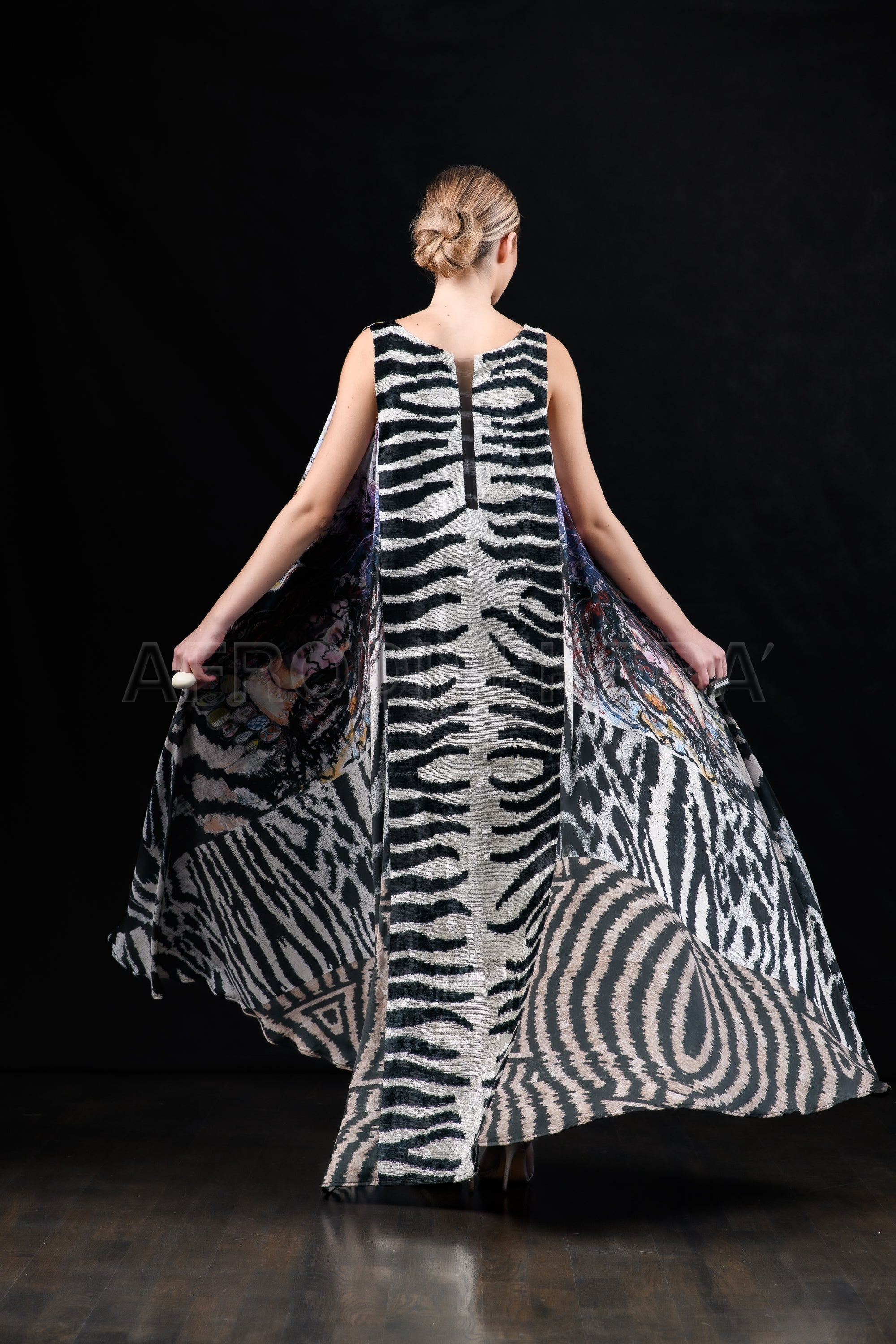 She in the wind - 03 Kaftan Dress