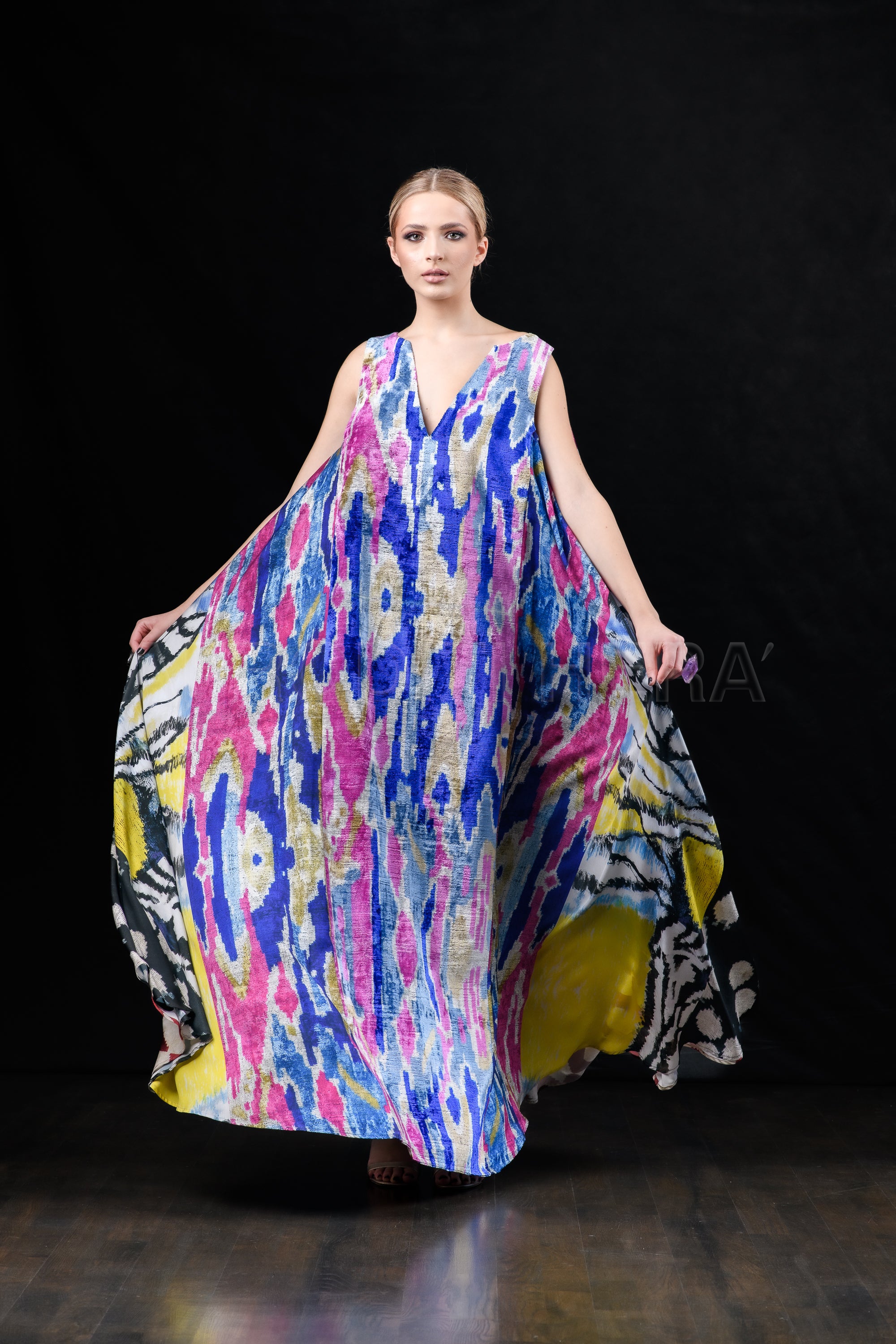 She in the wind - 08 Kaftan Dress