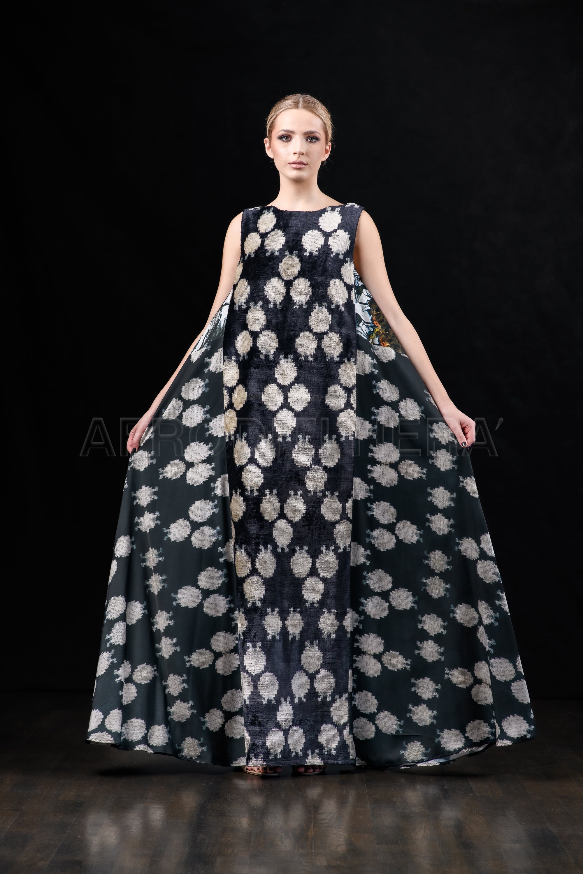 She in the wind - 12 Kaftan Dress