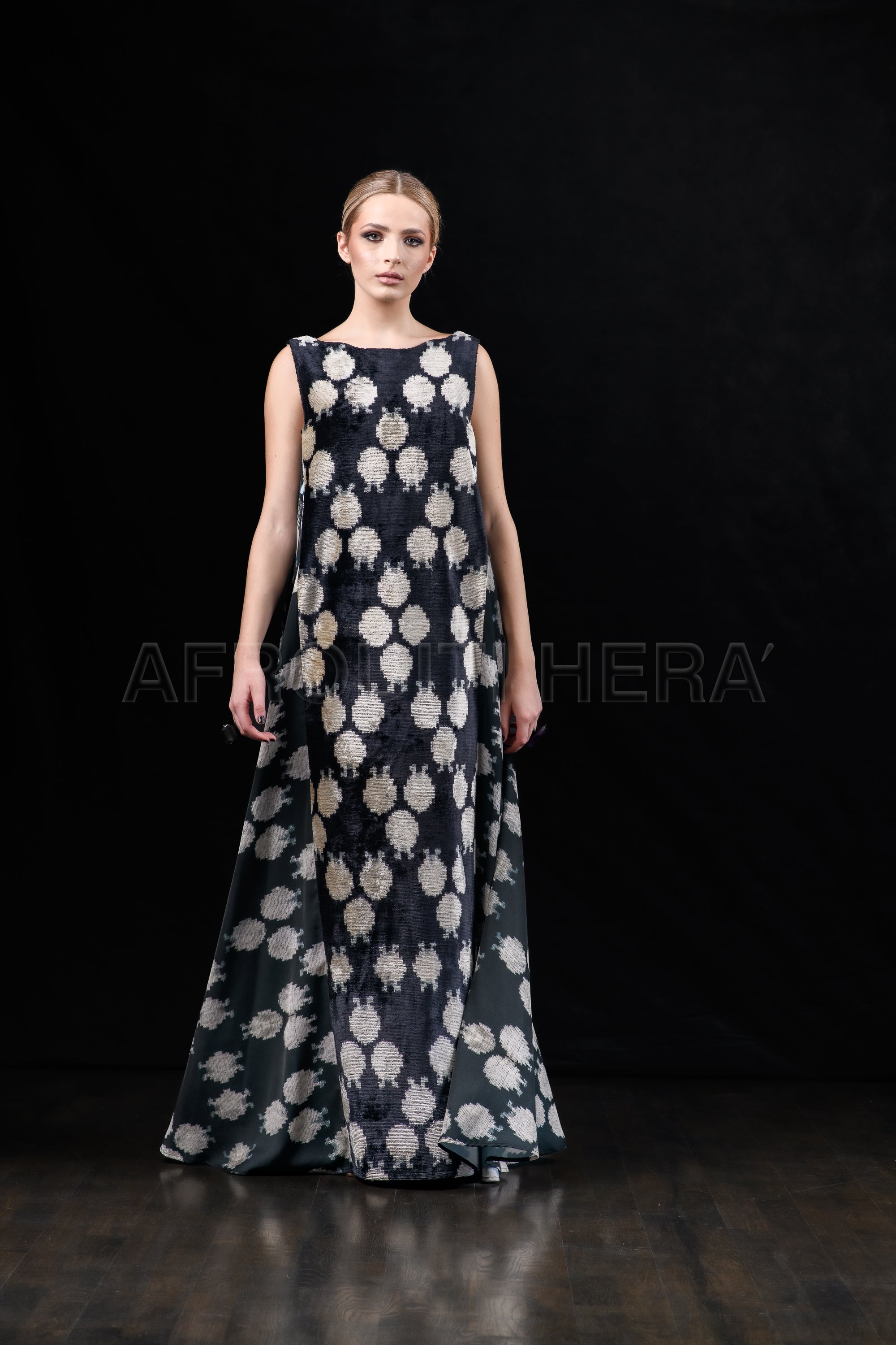 She in the wind - 12 Kaftan Dress