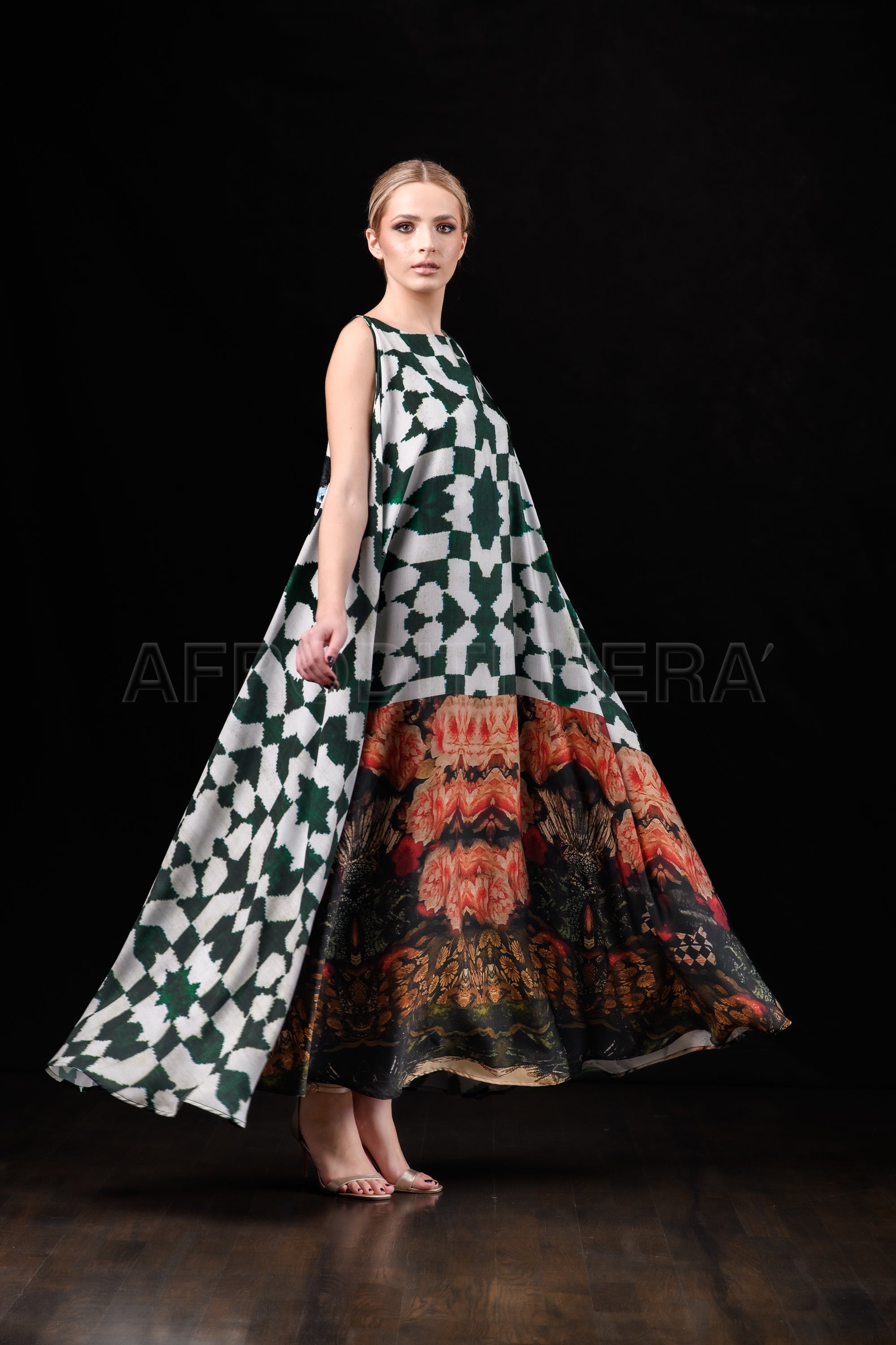 She in the wind - 16 Kaftan Dress