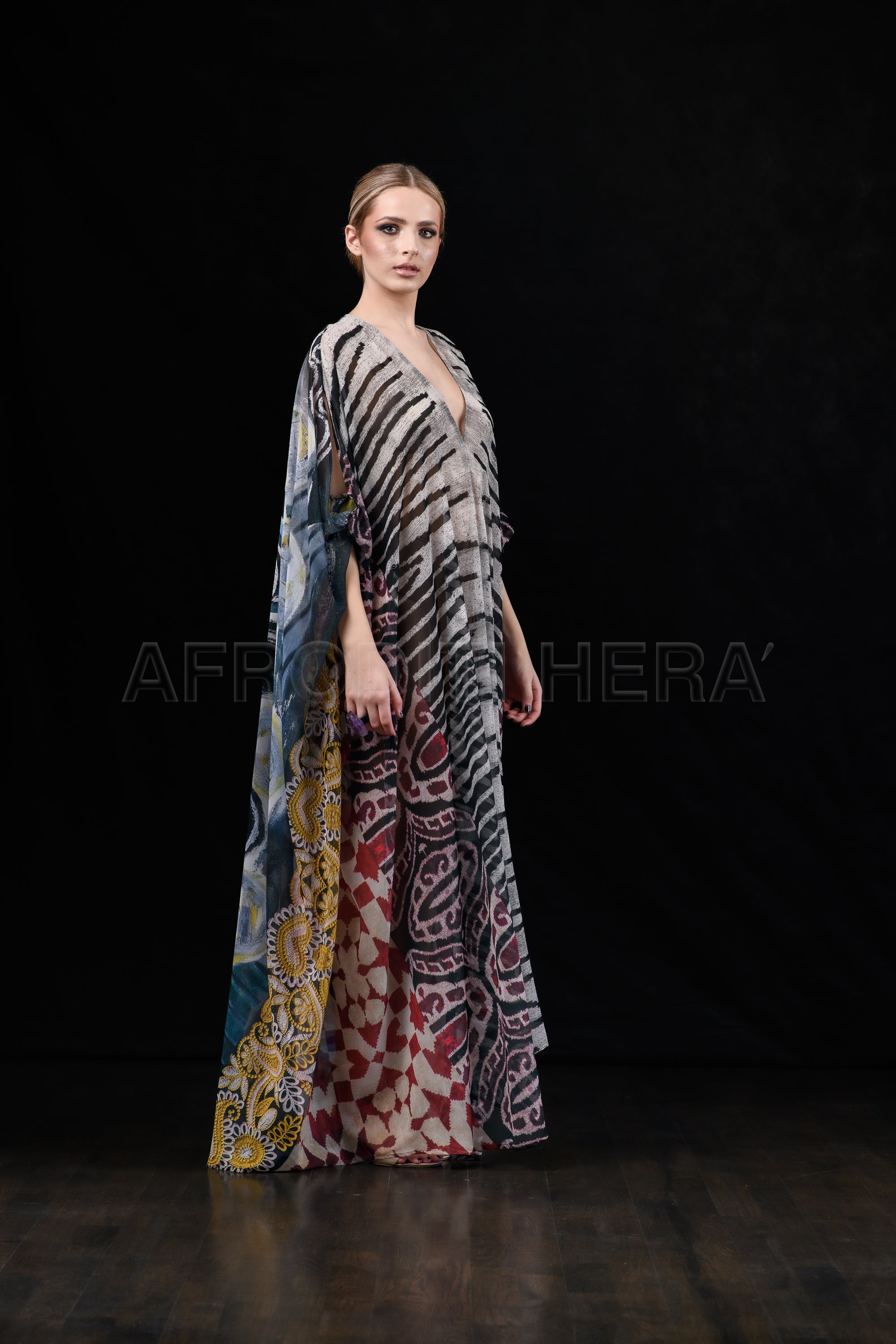 She in the wind - 18 Kaftan Dress