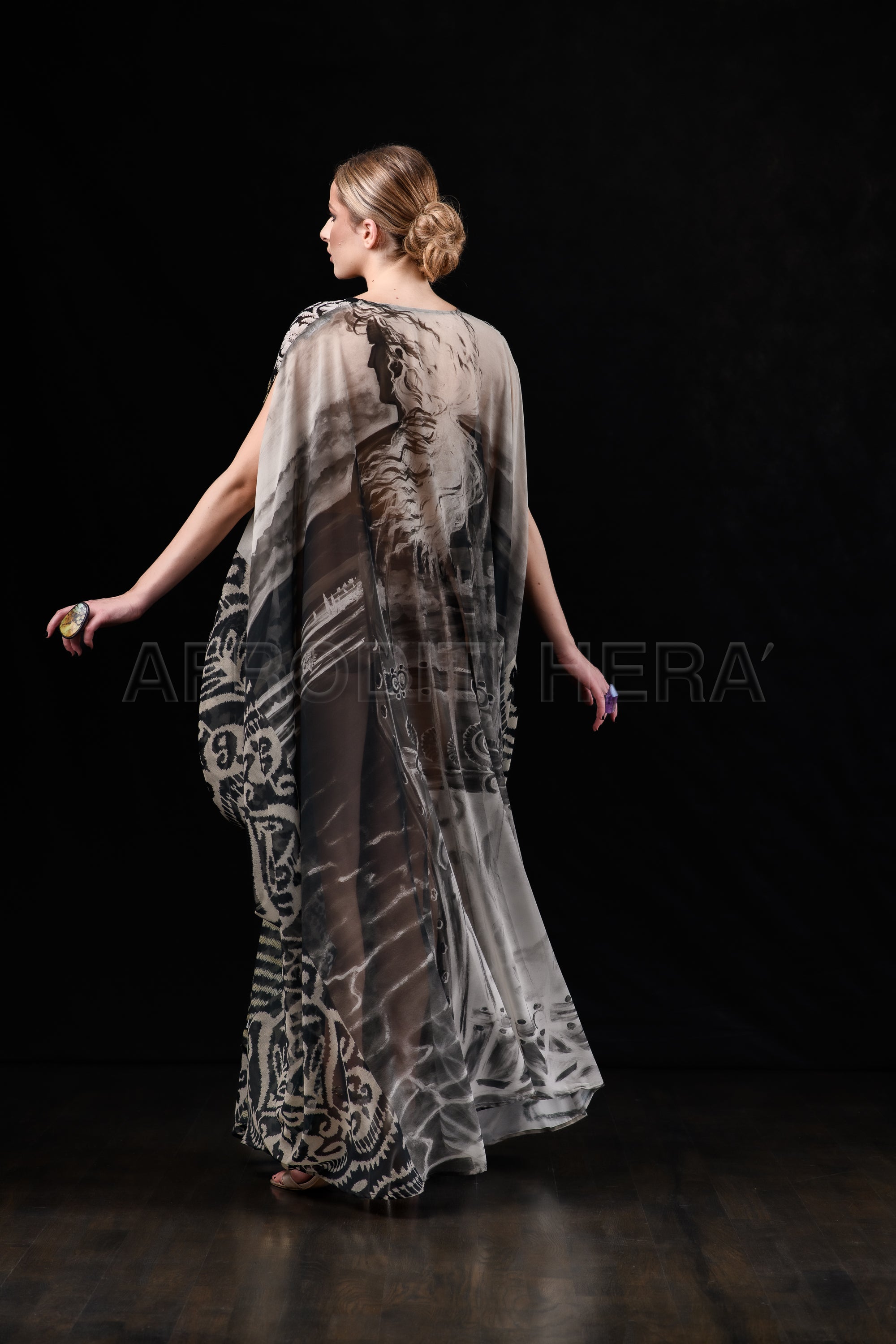 She in the wind - 19 Kaftan Dress