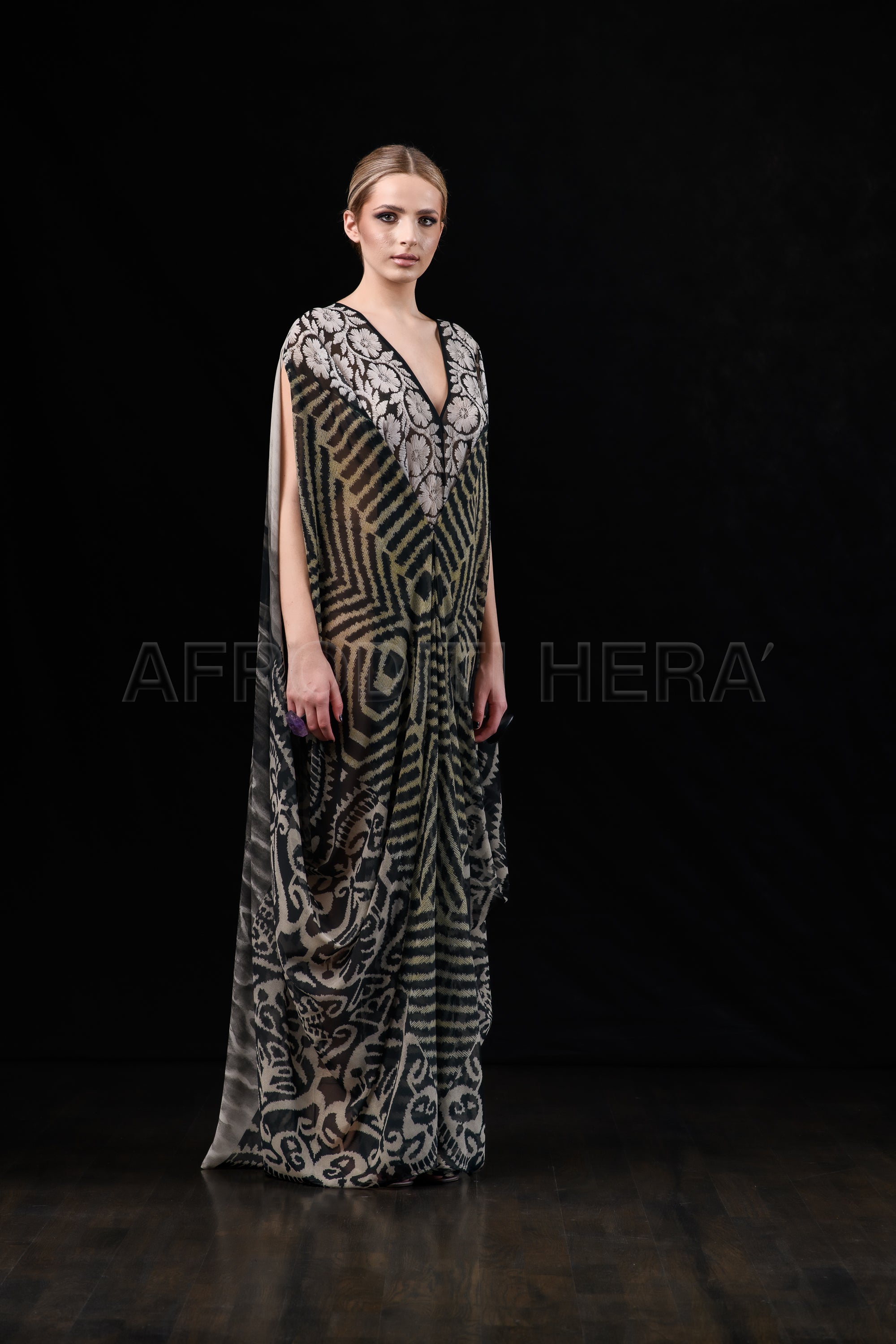 She in the wind - 19 Kaftan Dress