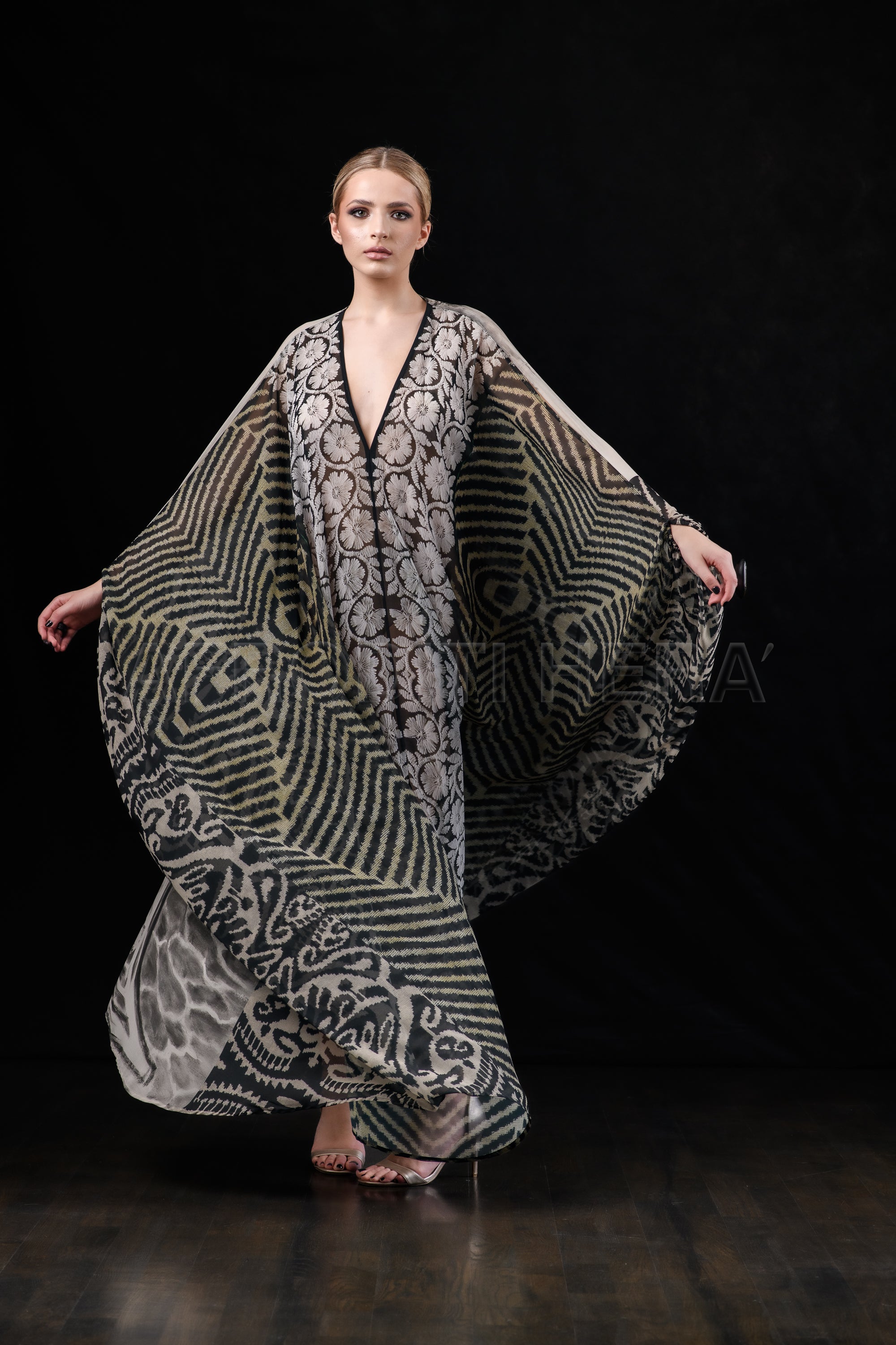 She in the wind - 19 Kaftan Dress