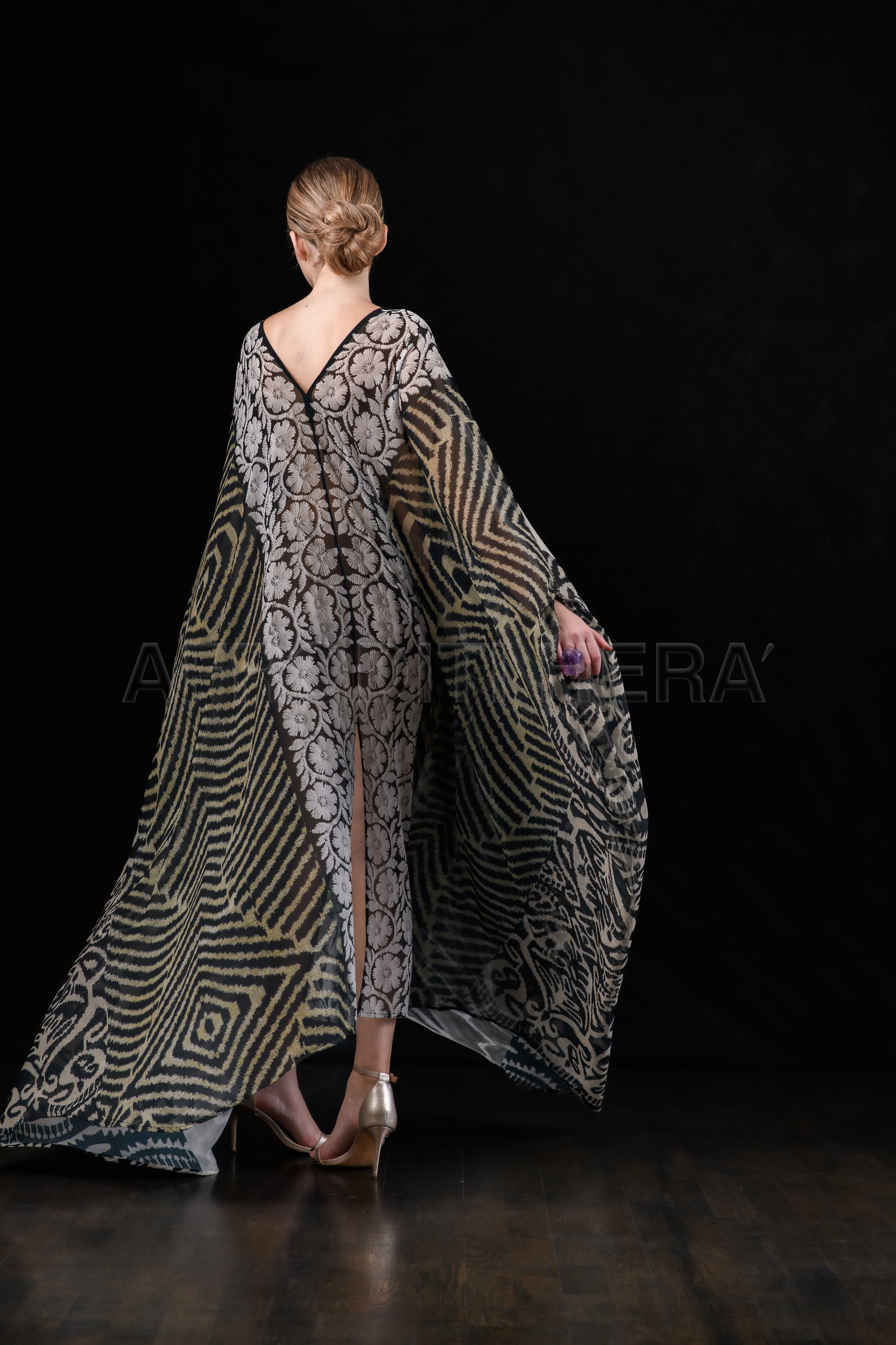 She in the wind - 19 Kaftan Dress