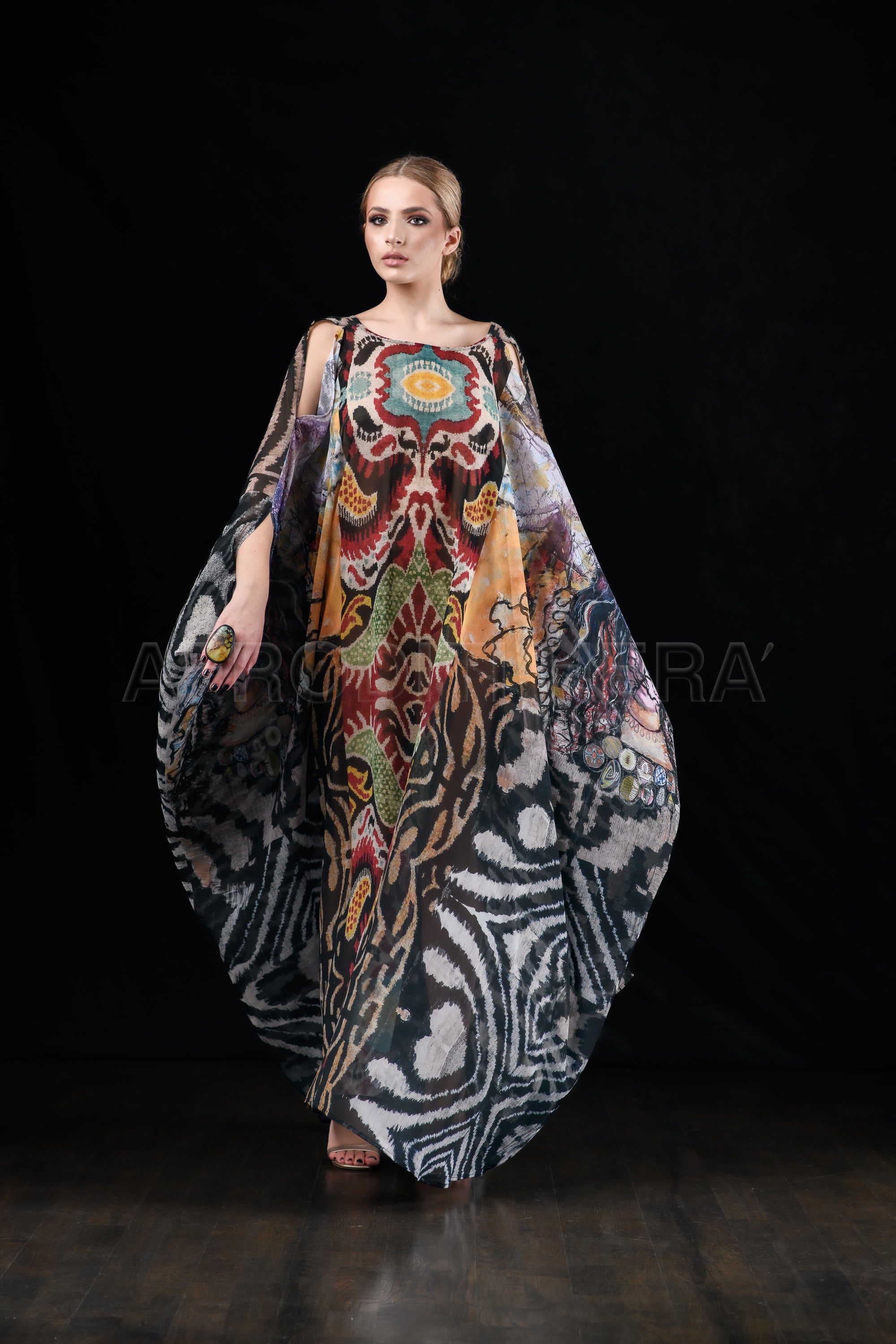 She in the wind - 22 Kaftan Dress