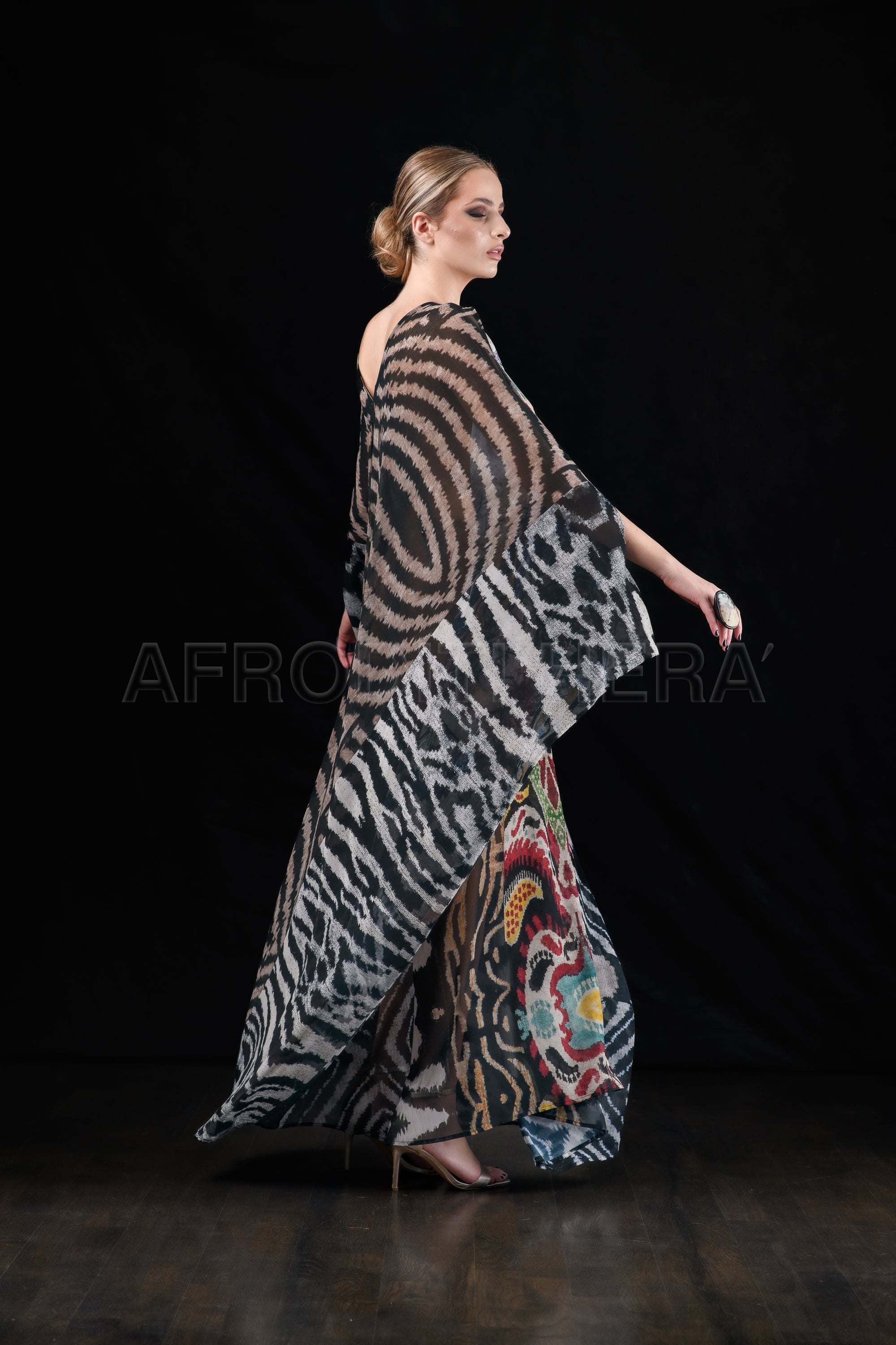She in the wind - 22 Kaftan Dress