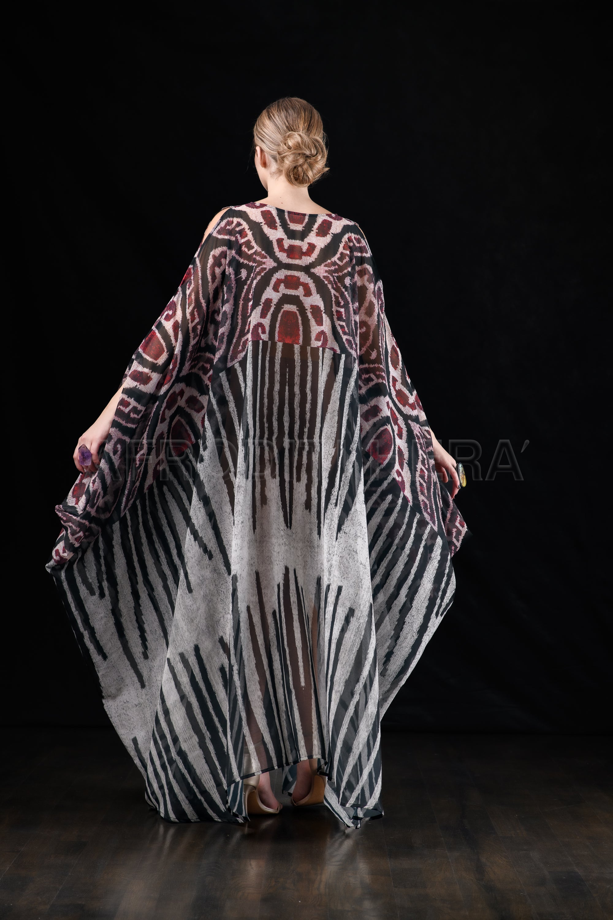 She in the wind - 23 Kaftan Dress