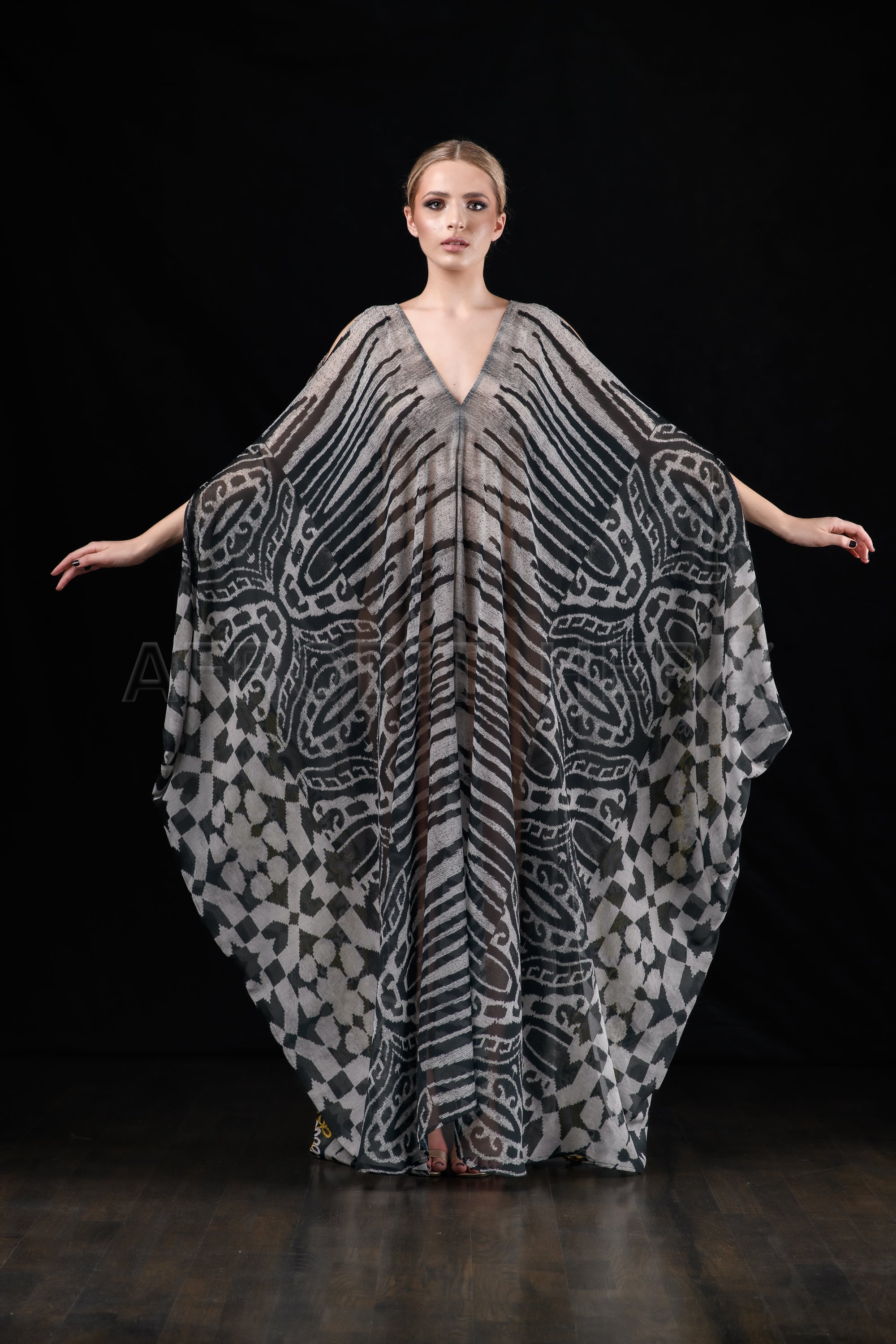She in the wind - 24 Kaftan Dress
