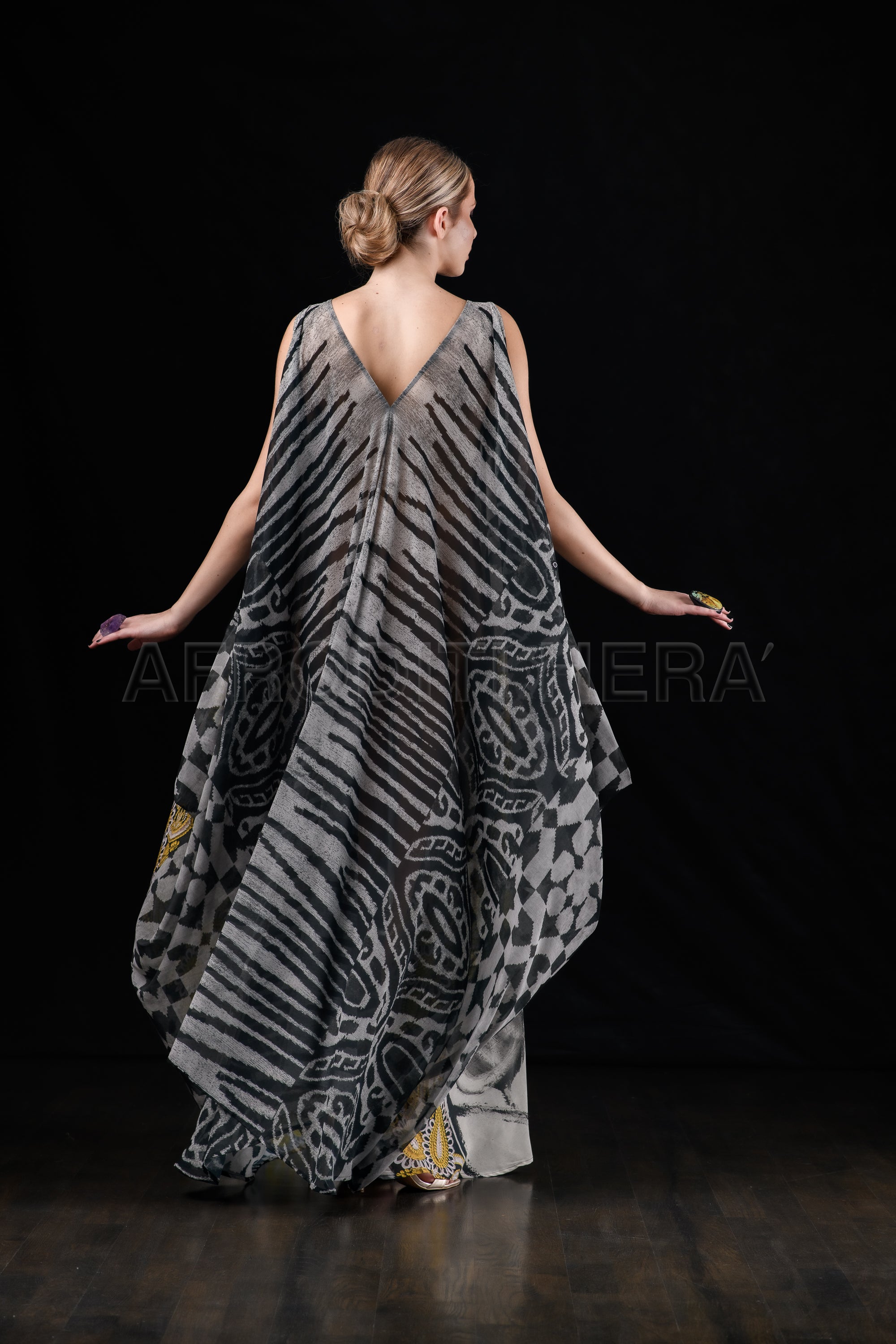 She in the wind - 24 Kaftan Dress