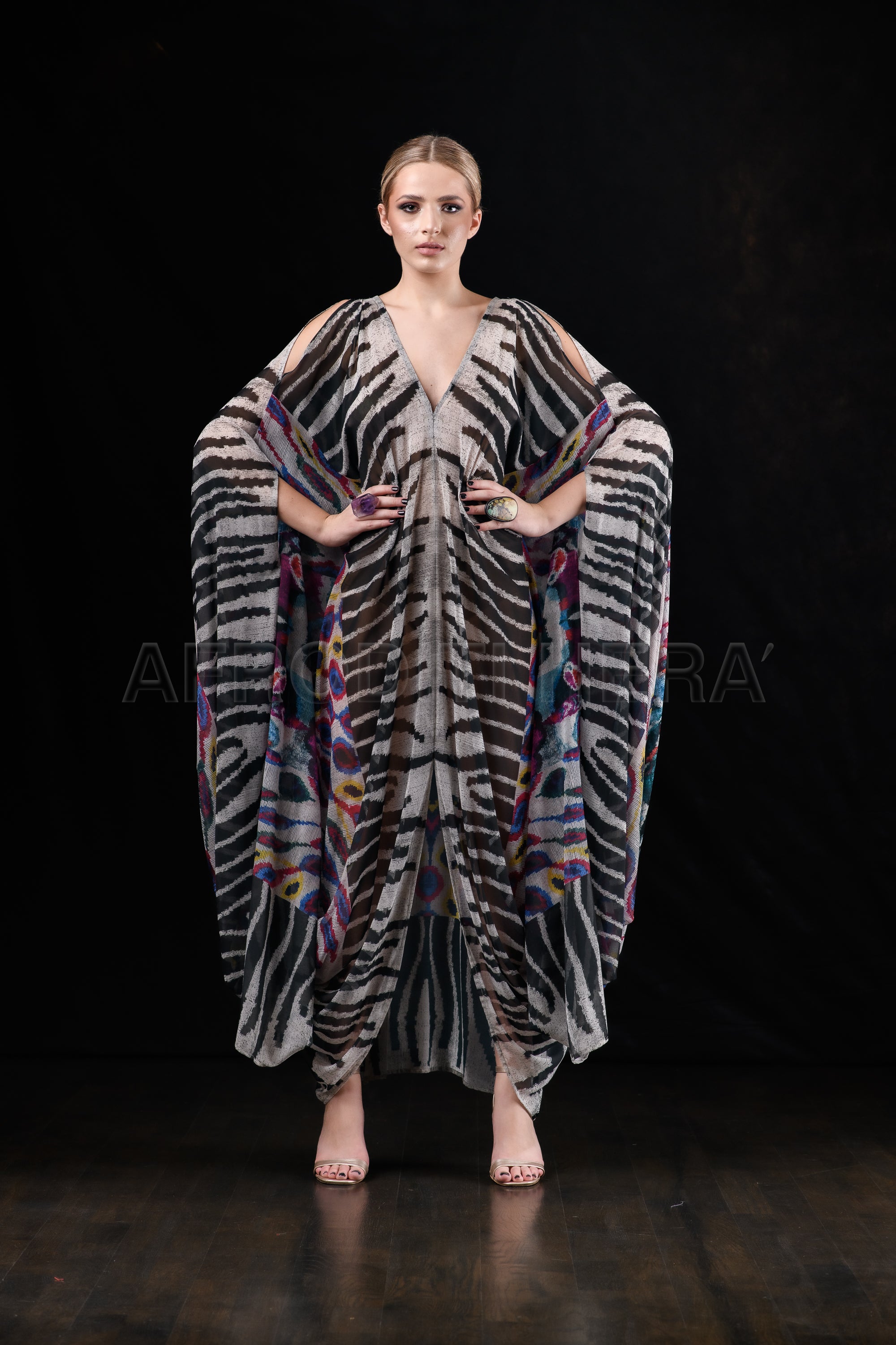 She in the wind - 37 Kaftan Dress