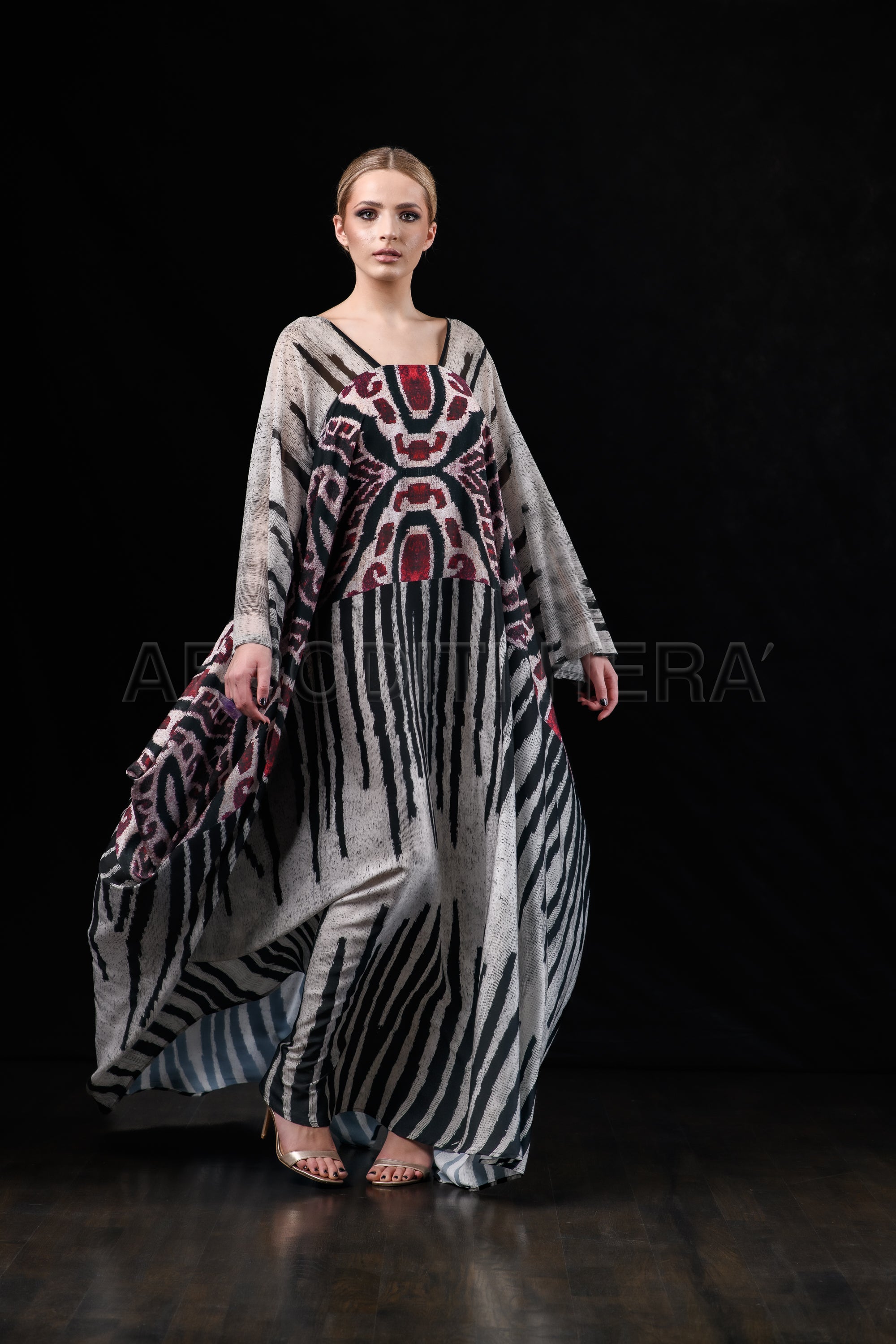 She in the wind - 39 Kaftan Dress