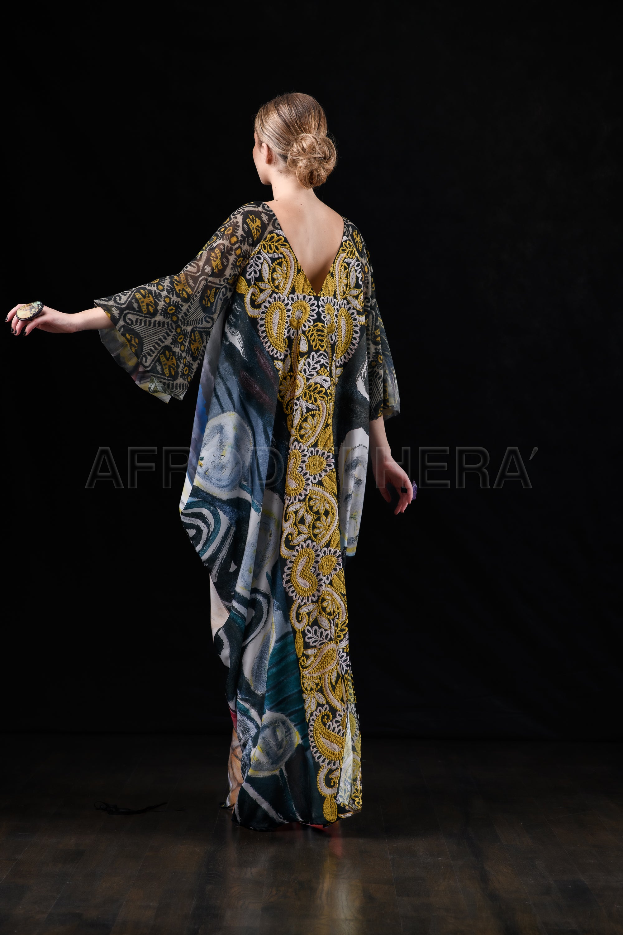 She in the wind - 40 Kaftan Dress