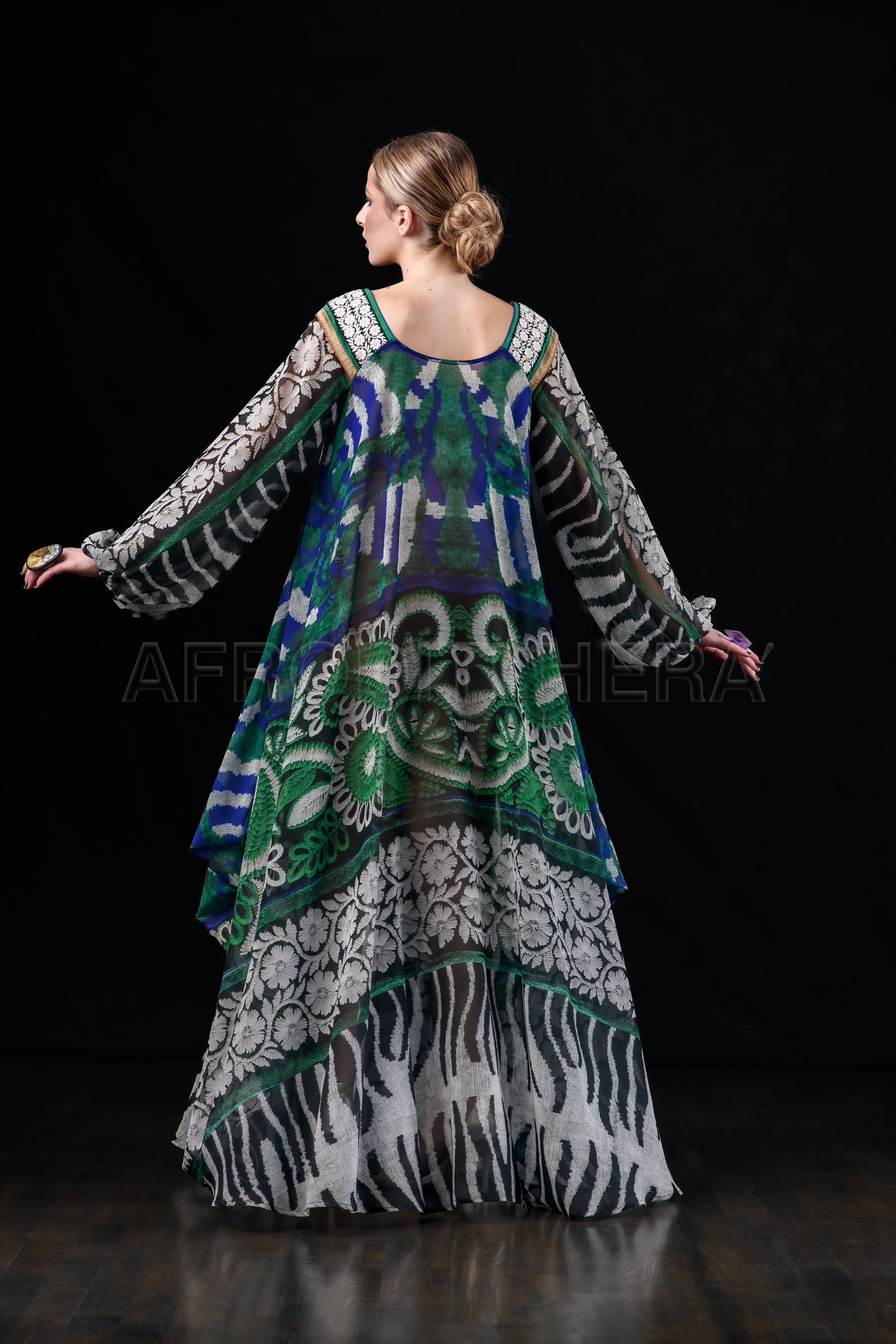 She in the wind - 43 Kaftan Dress