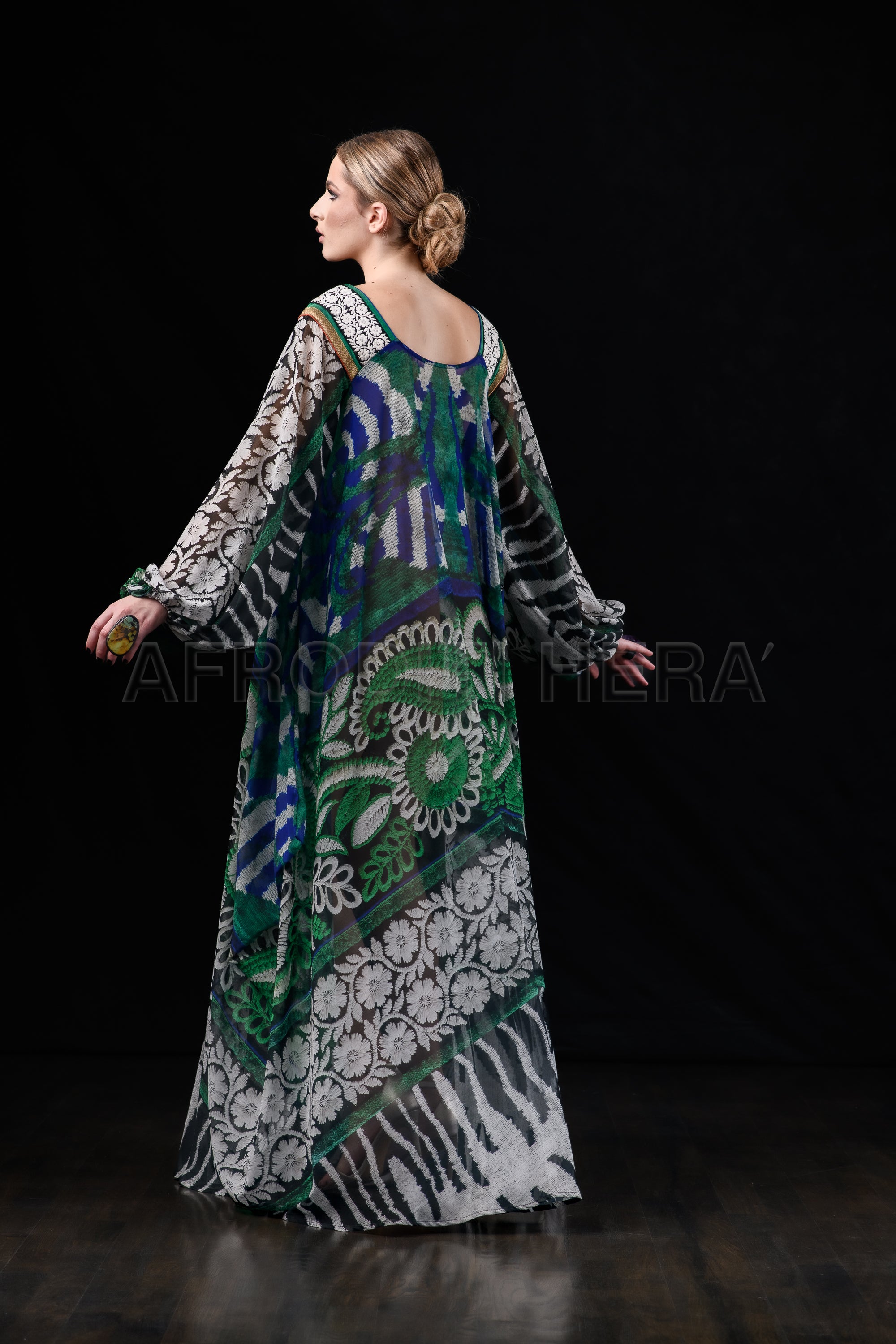 She in the wind - 43 Kaftan Dress