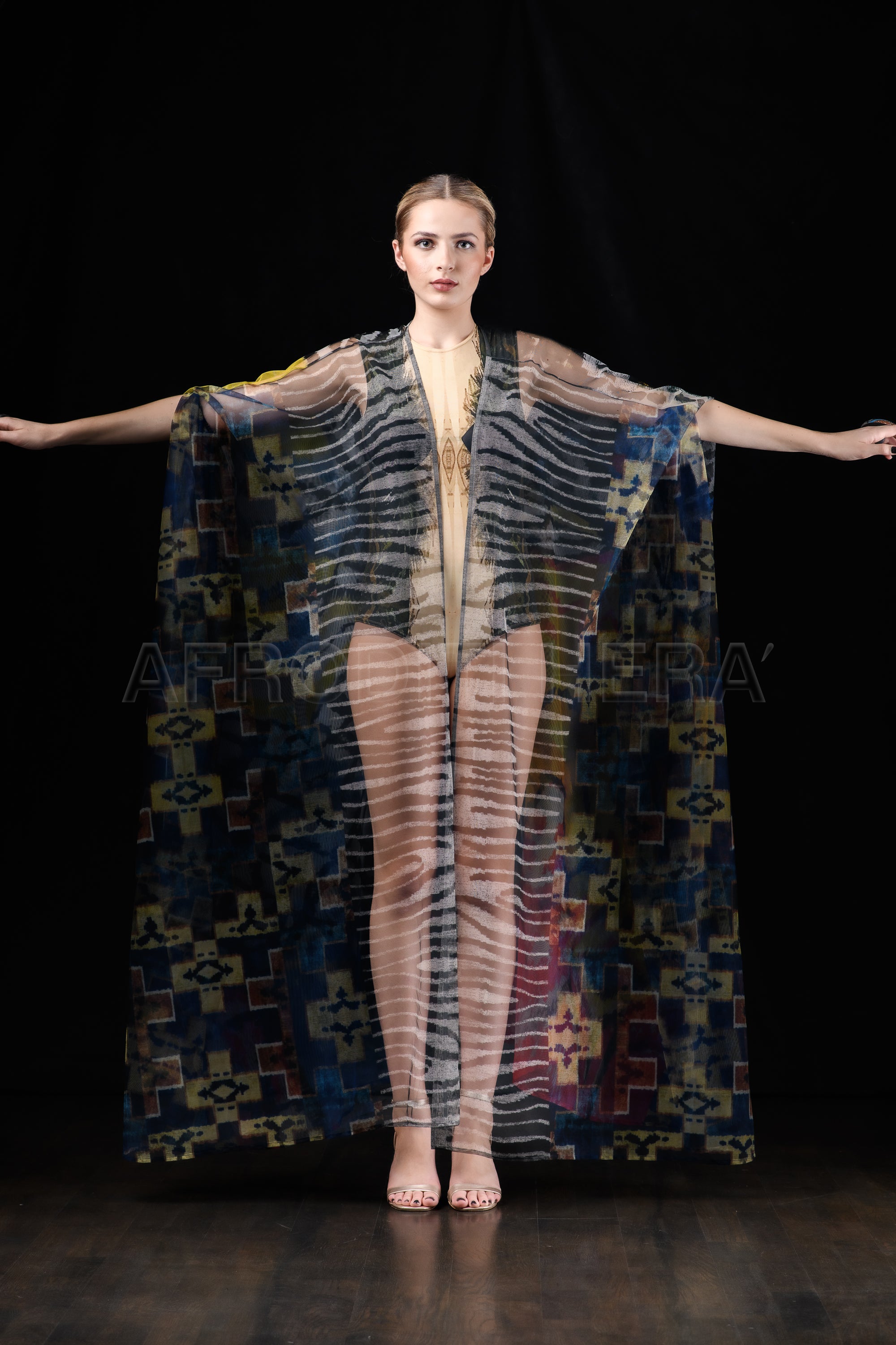 She in the wind - 45 Tulle Tunic