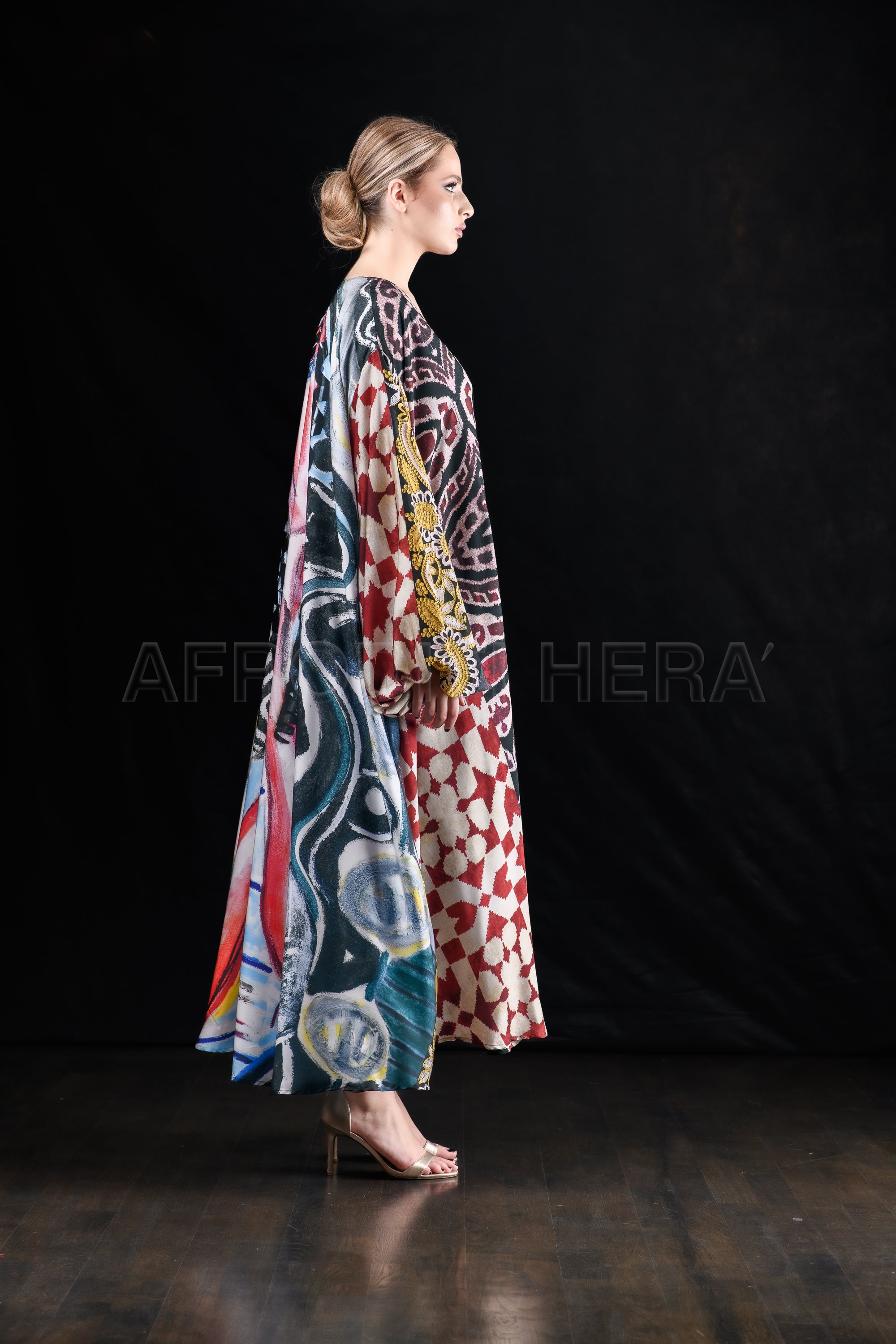 She in the wind - 54 Kimono