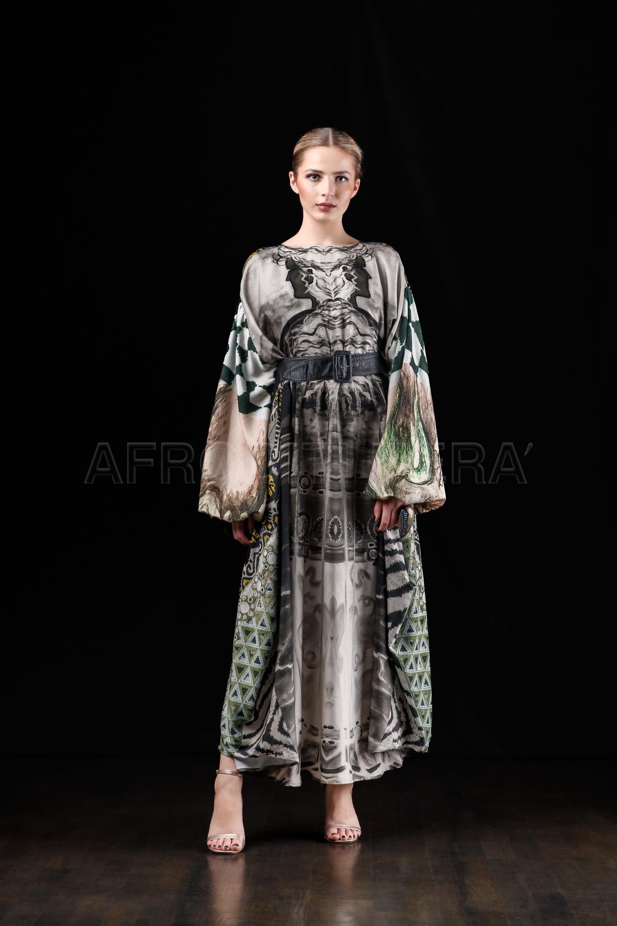 She in the wind - 56 Kimono