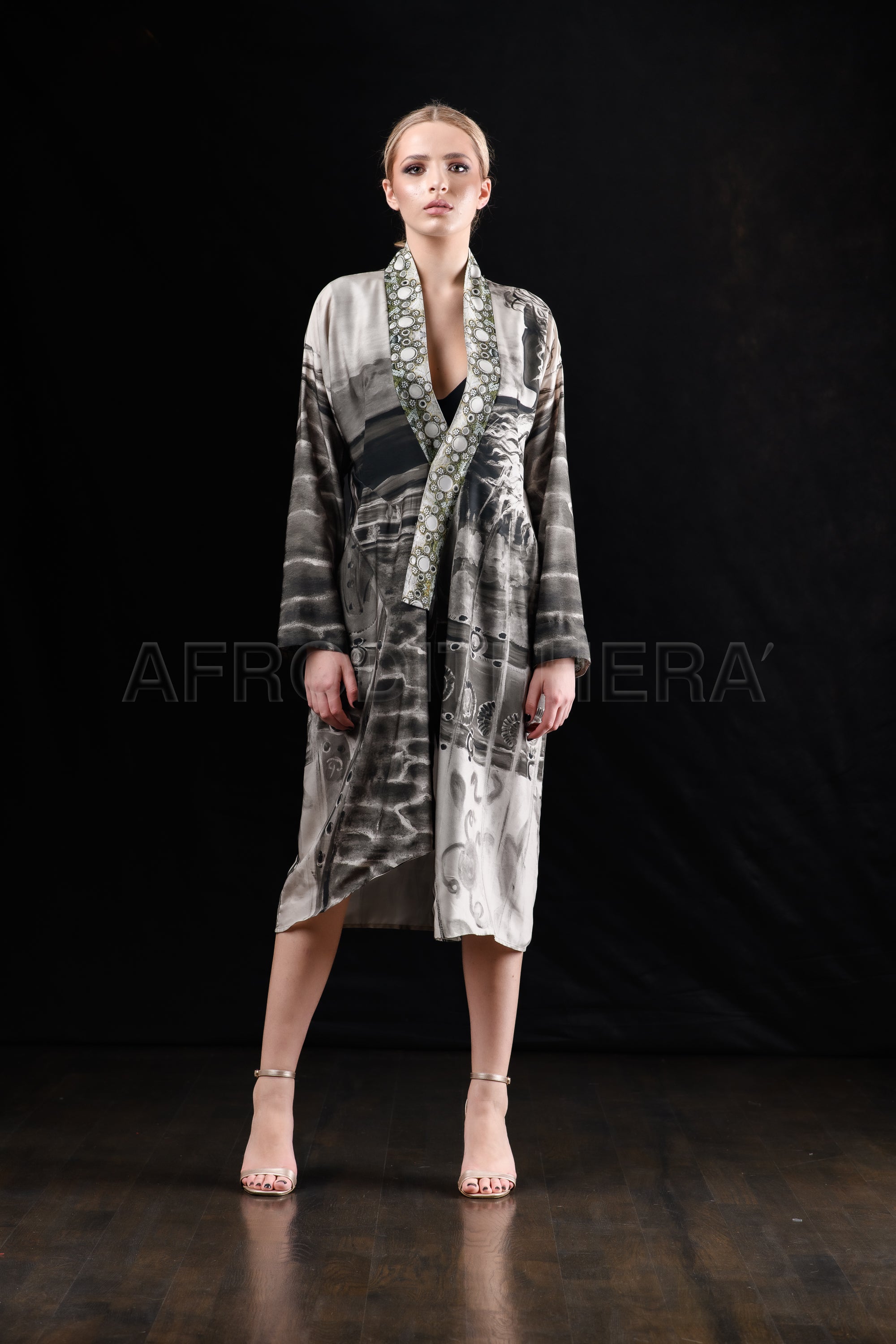 She in the wind - 57 Kimono