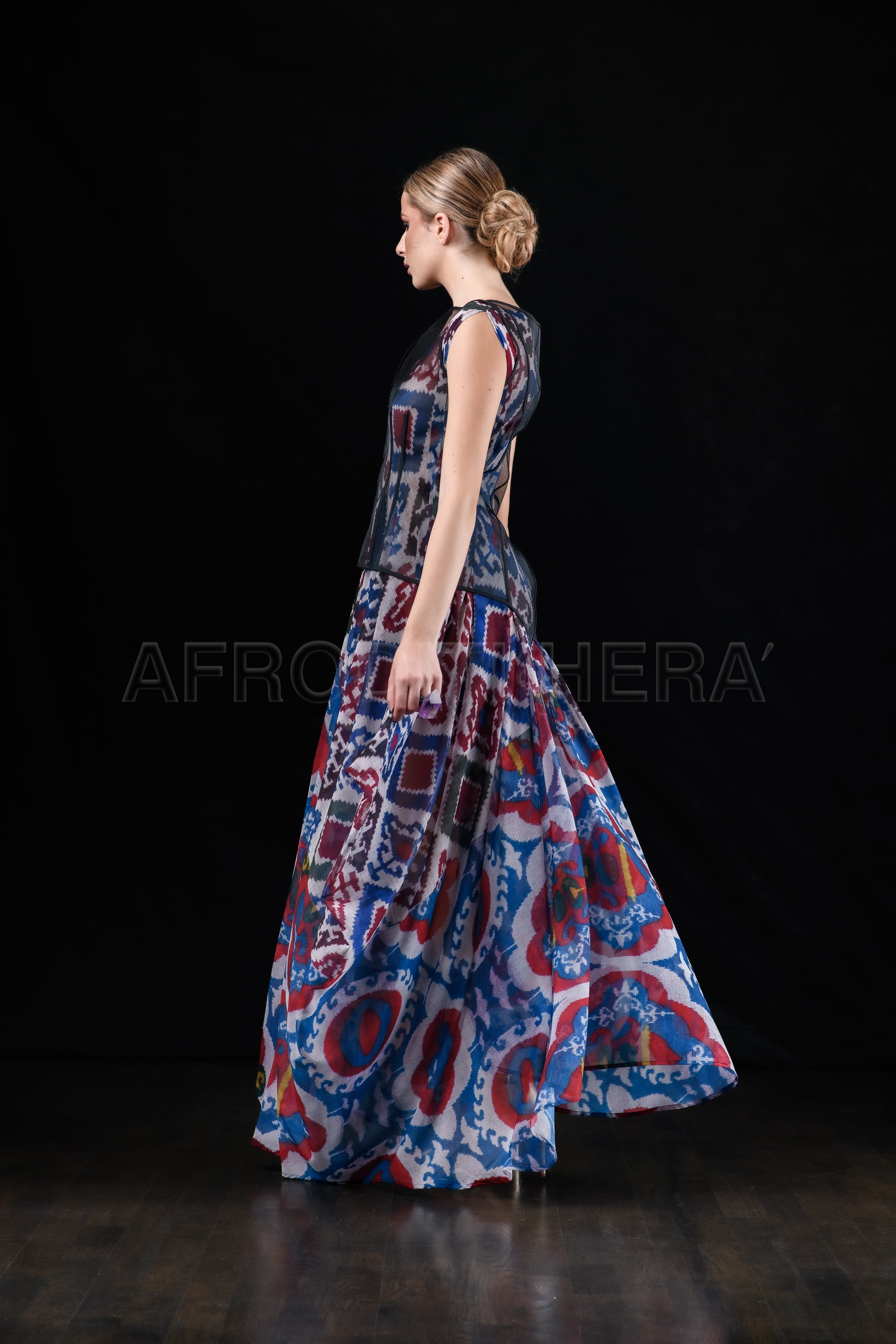 She in the wind - 73 Crinoline Net Vest