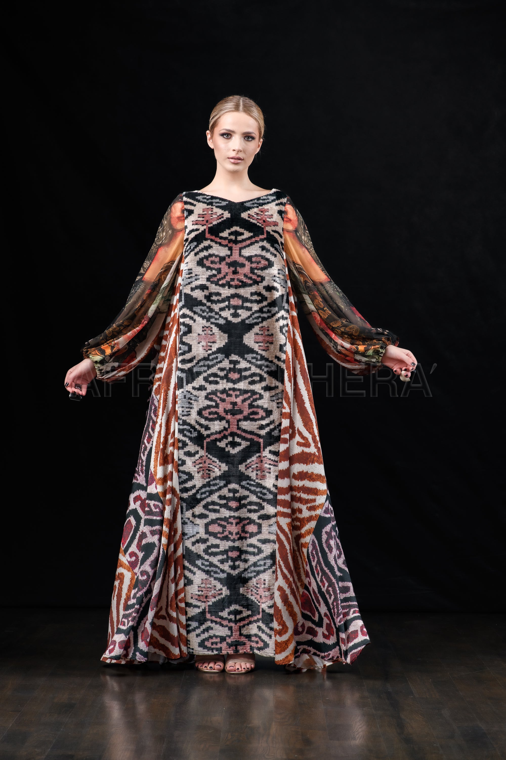 She in the wind - 05 Kaftan Dress