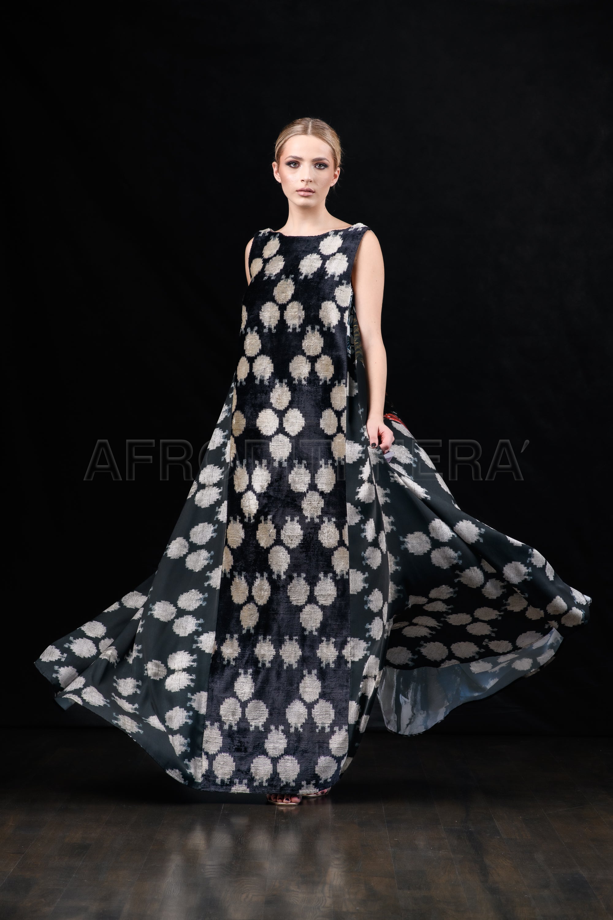She in the wind - 12 Kaftan Dress
