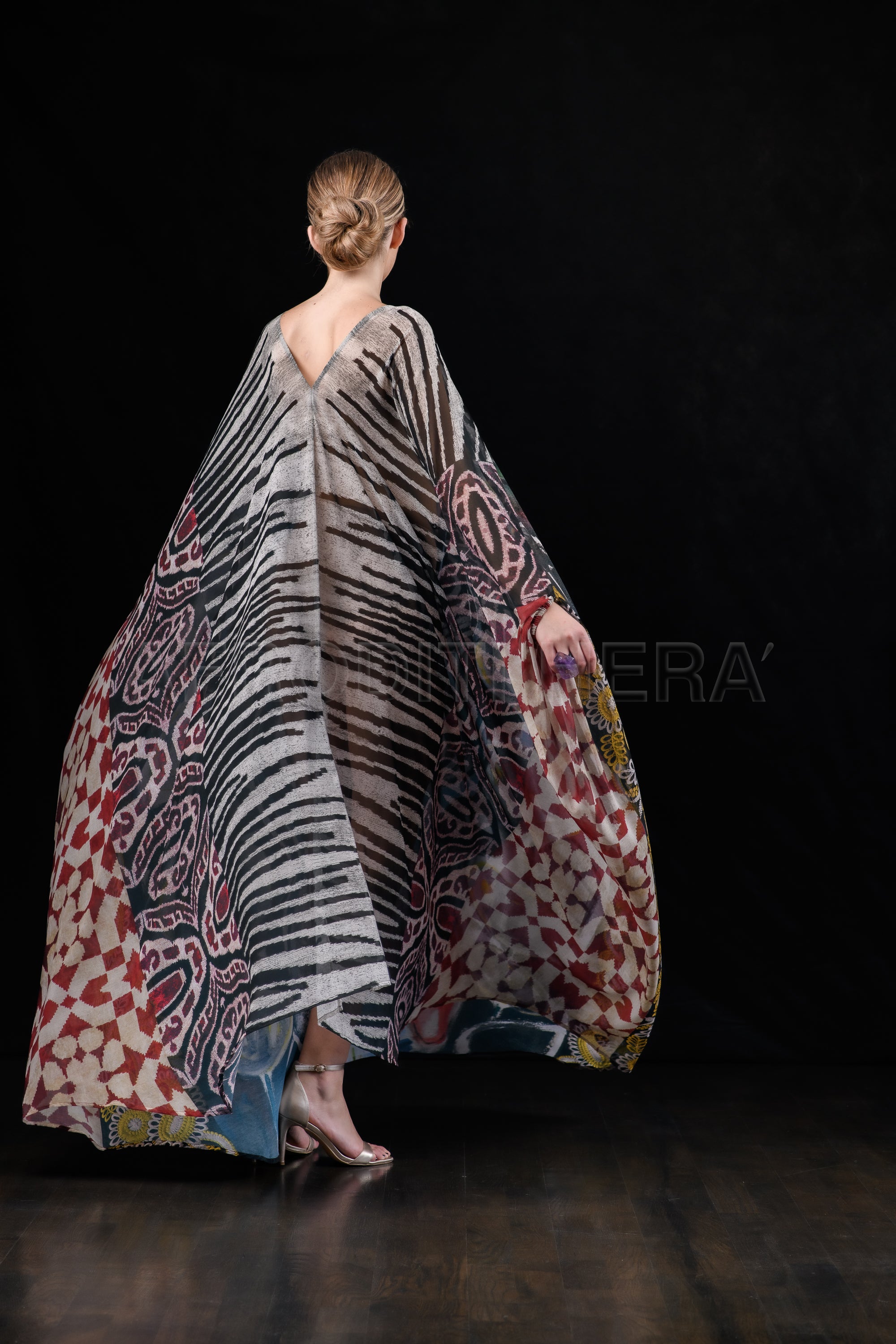 She in the wind - 18 Kaftan Dress