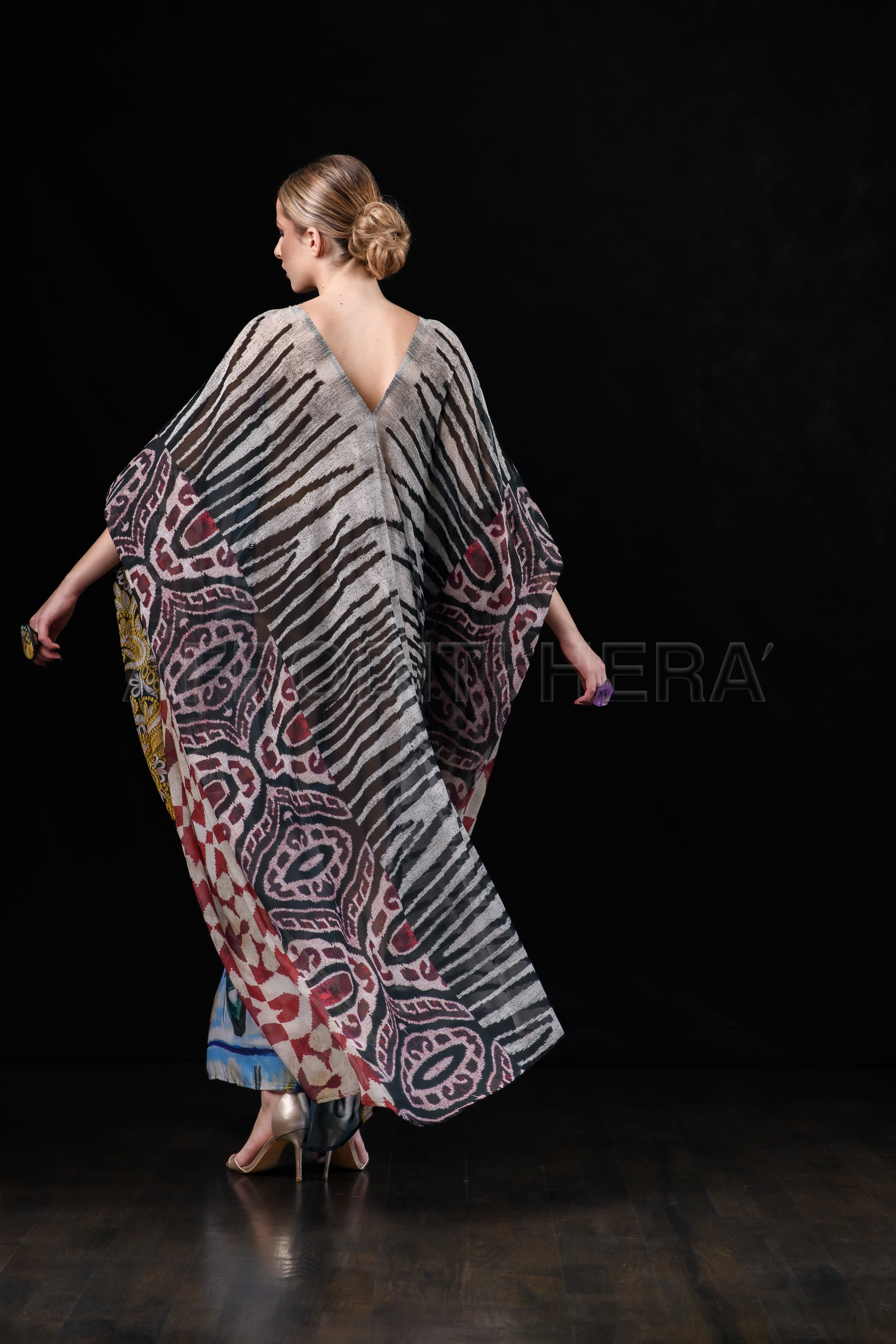 She in the wind - 18 Kaftan Dress