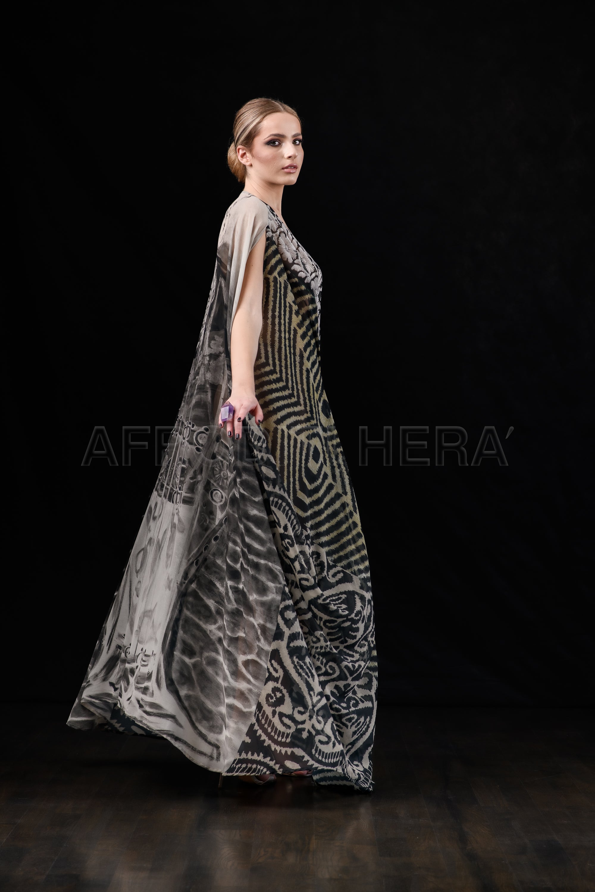 She in the wind - 19 Kaftan Dress