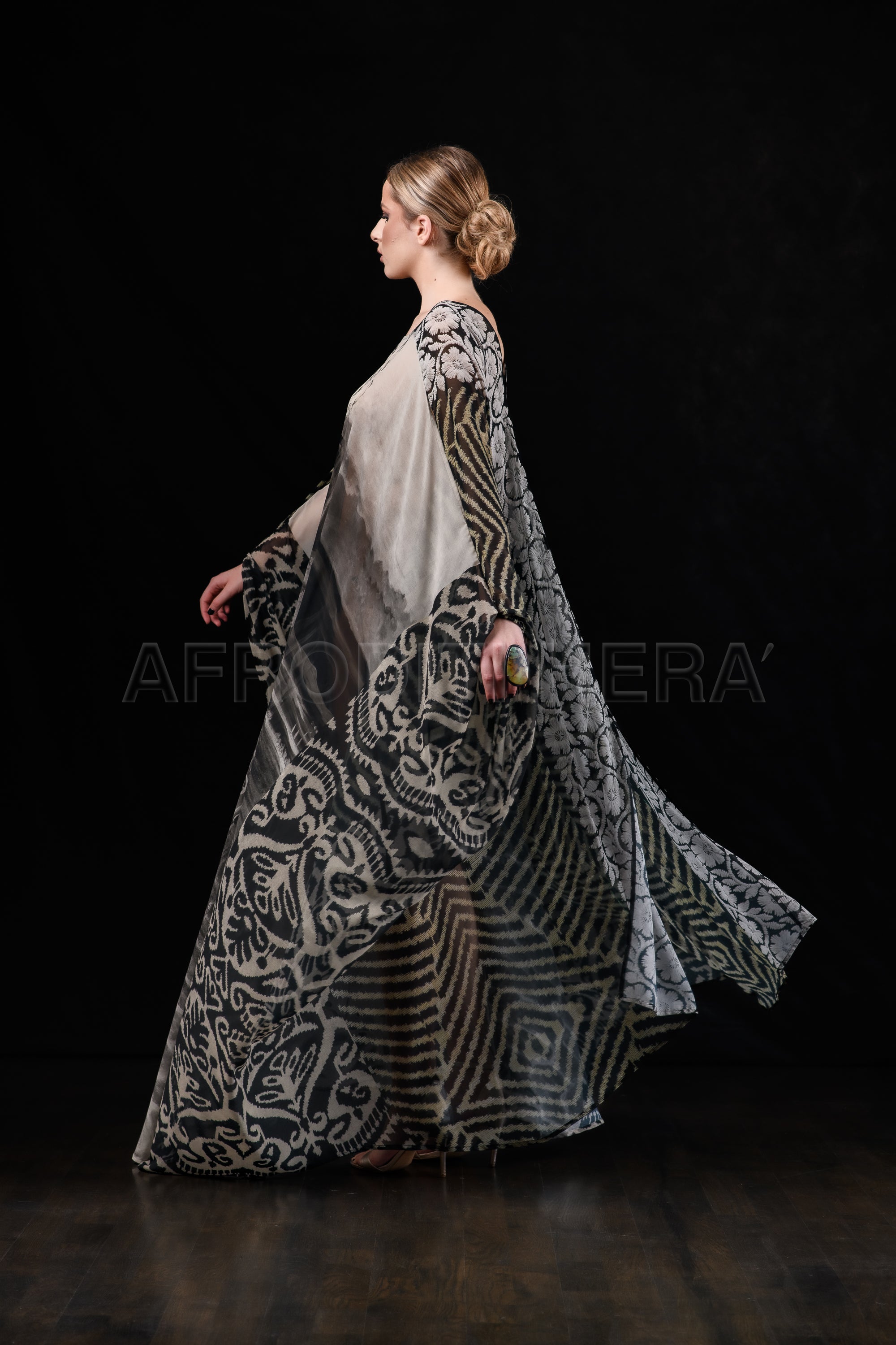 She in the wind - 19 Kaftan Dress