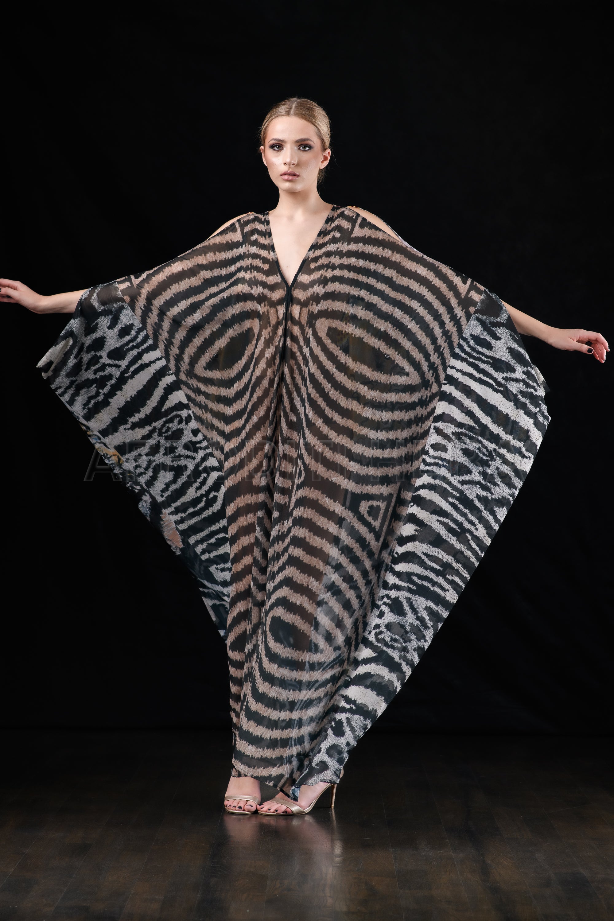 She in the wind - 22 Kaftan Dress