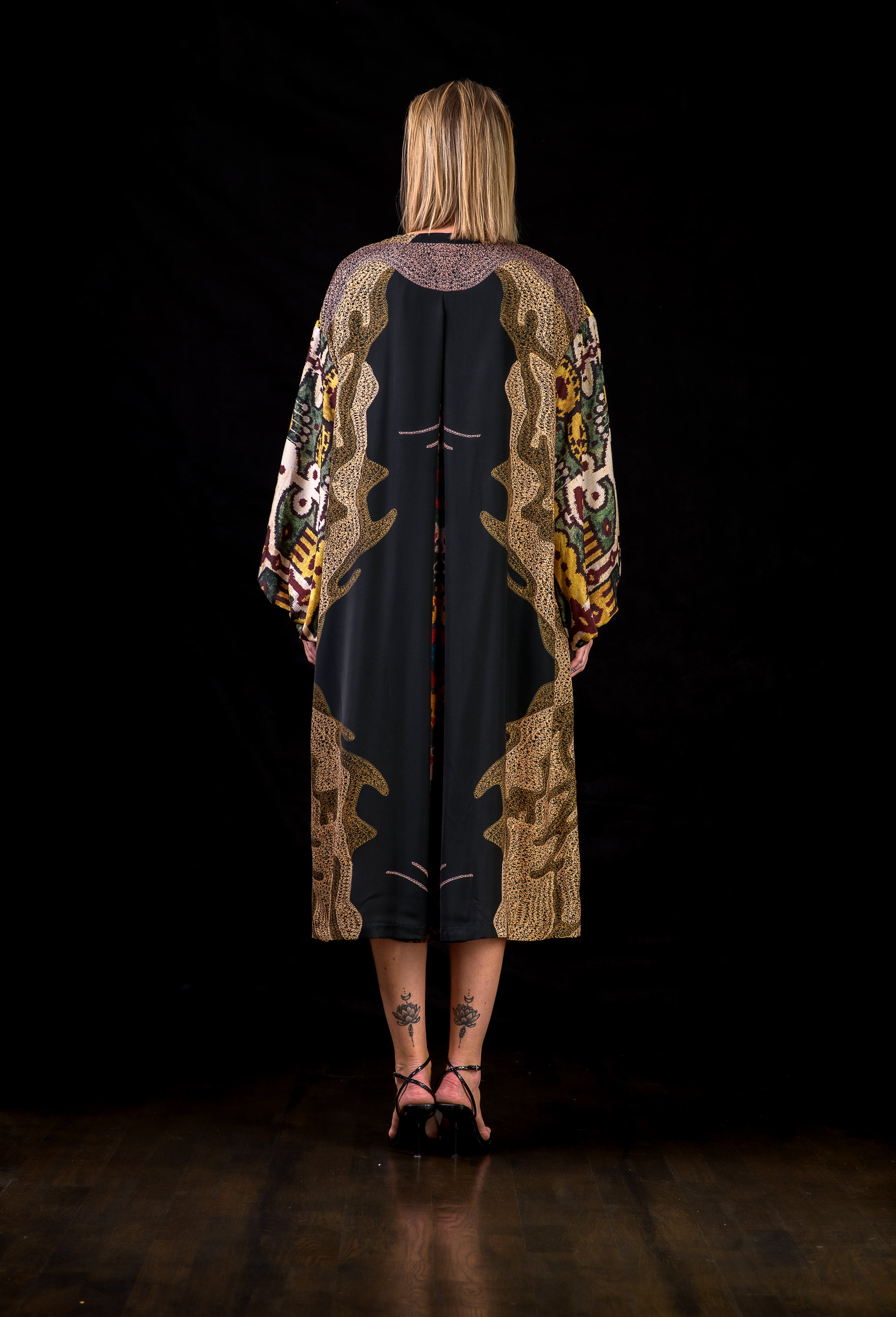 Whispers of the earth - 25 Kimono