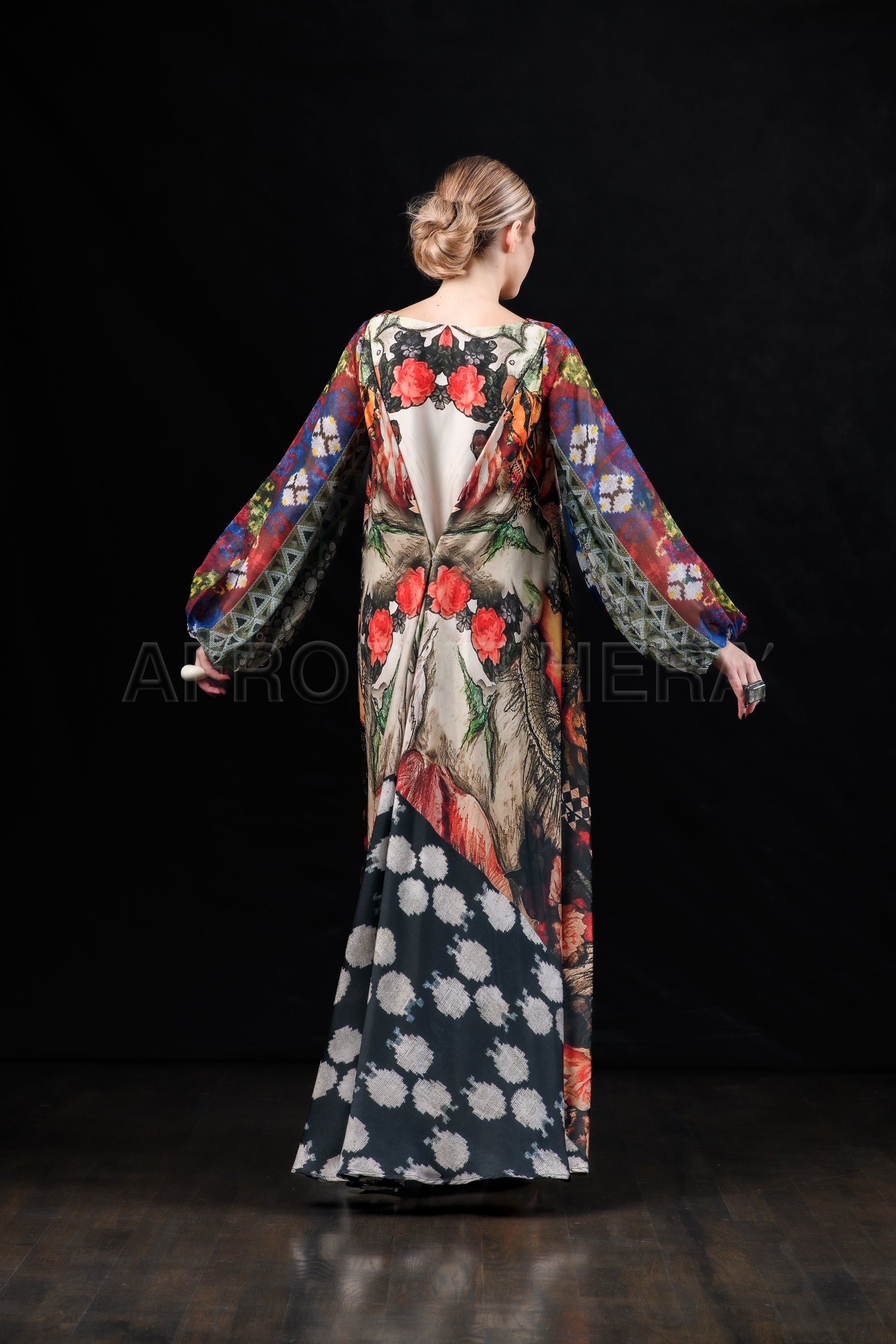 She in the wind - 06 Kaftan Dress