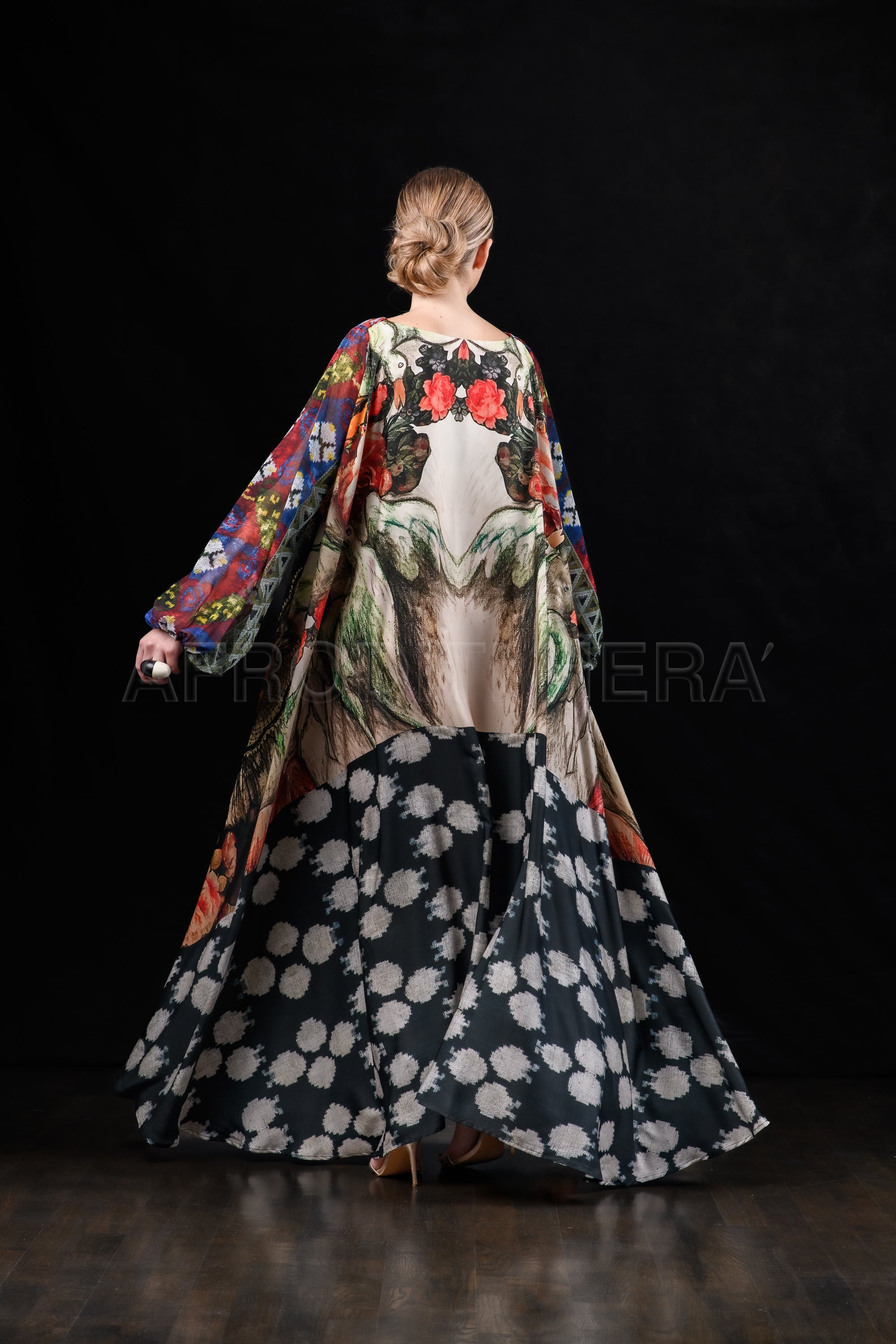 She in the wind - 06 Kaftan Dress