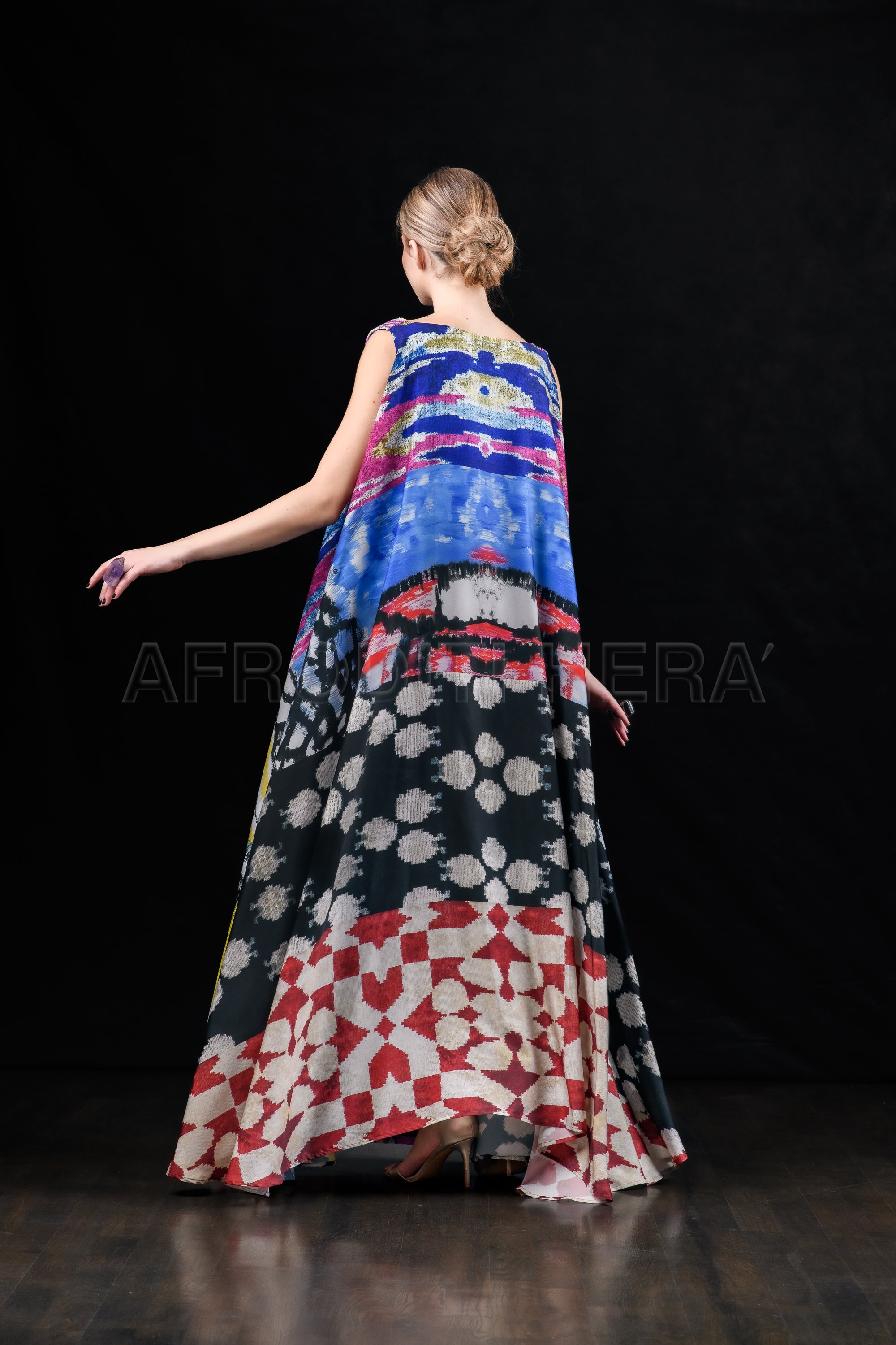 She in the wind - 08 Kaftan Dress