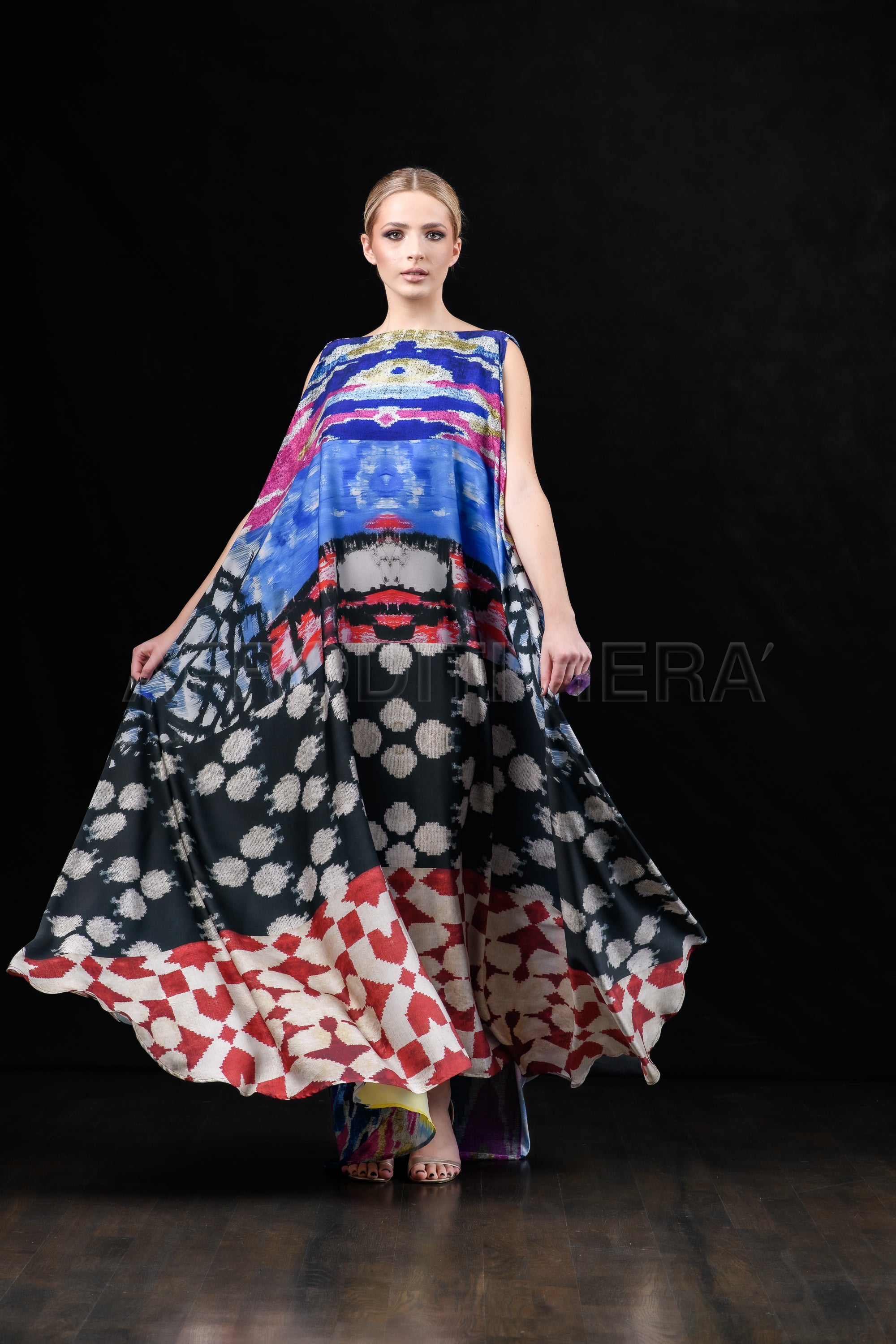 She in the wind - 08 Kaftan Dress