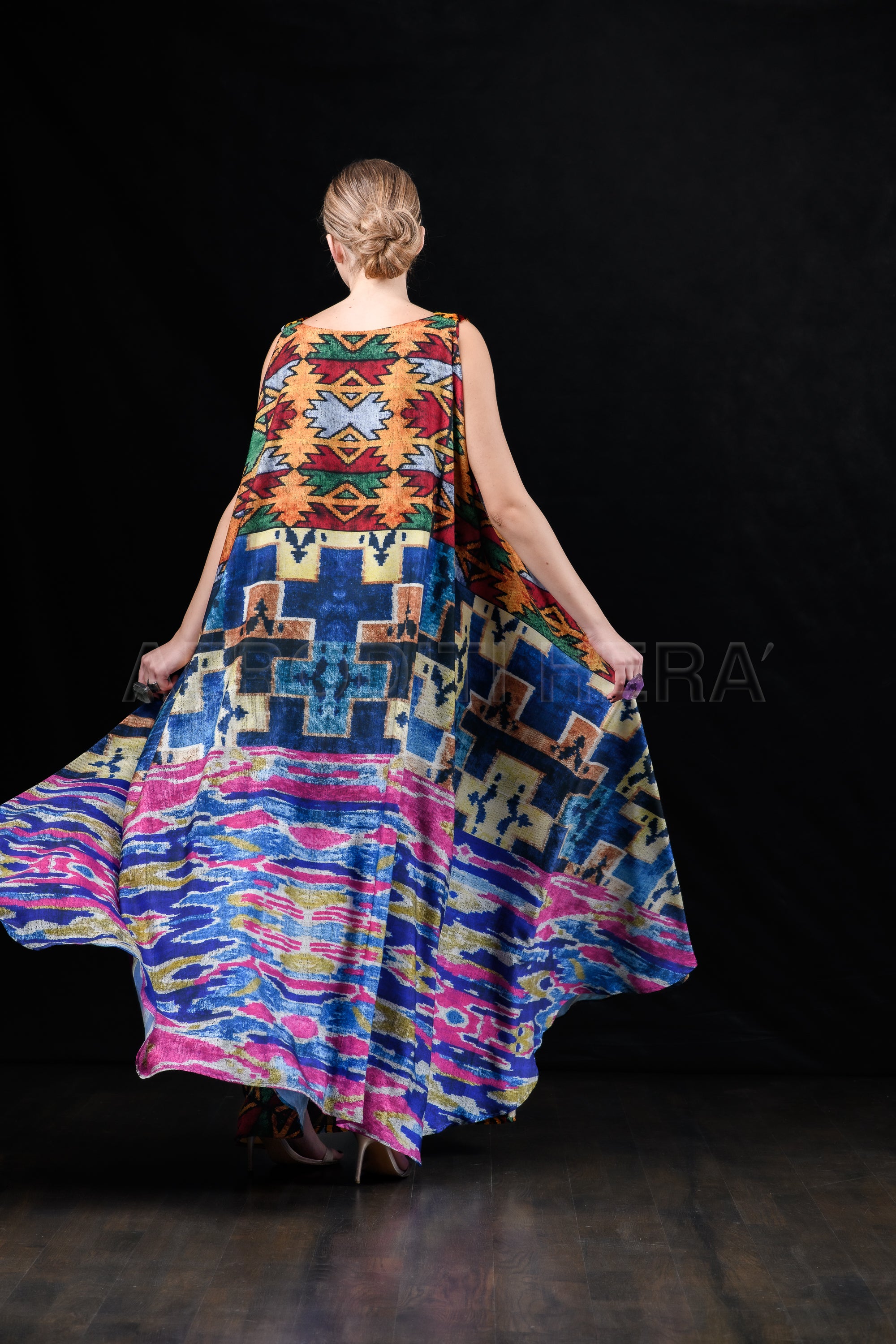She in the wind - 09 Kaftan Dress