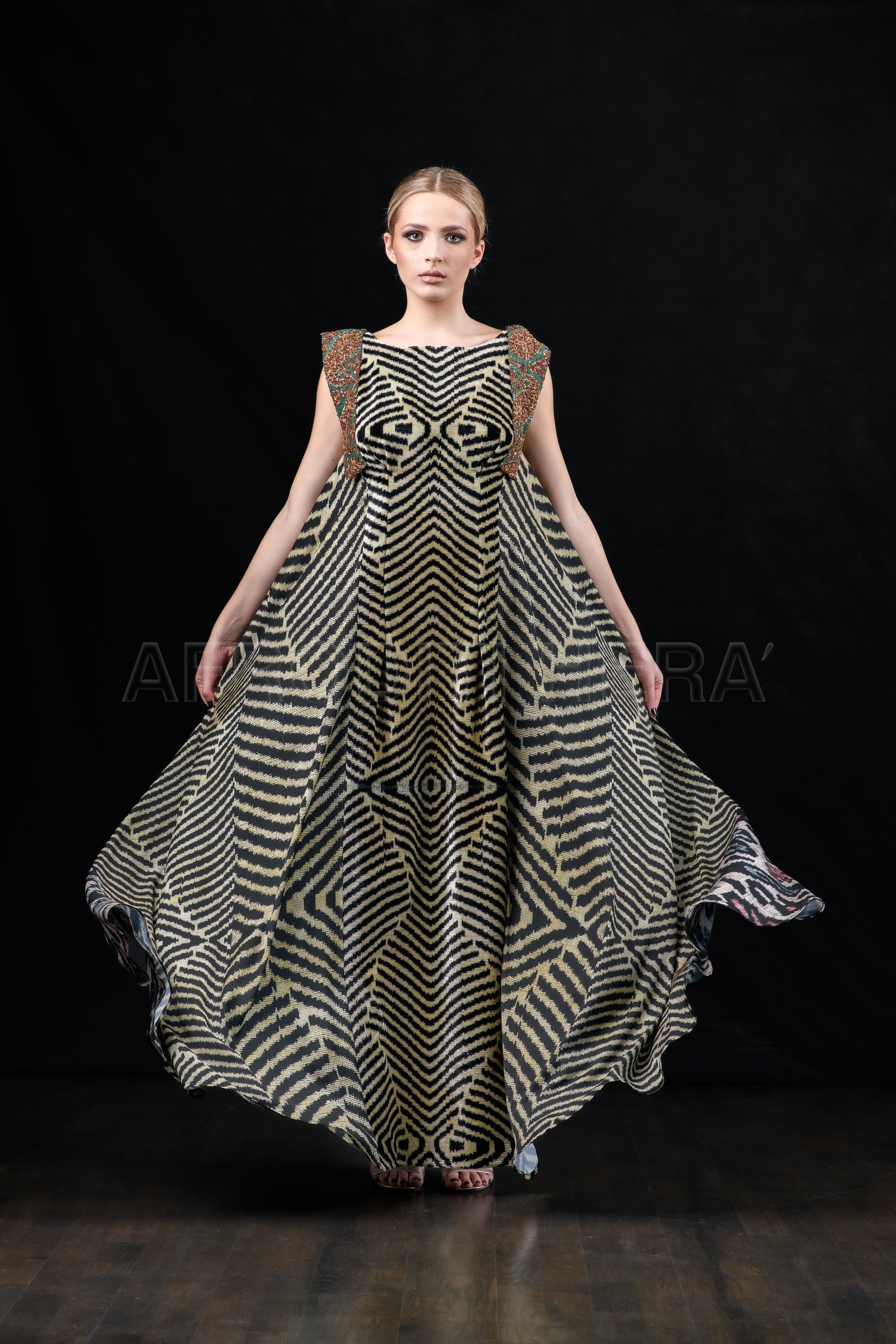She in the wind - 11 Kaftan Dress