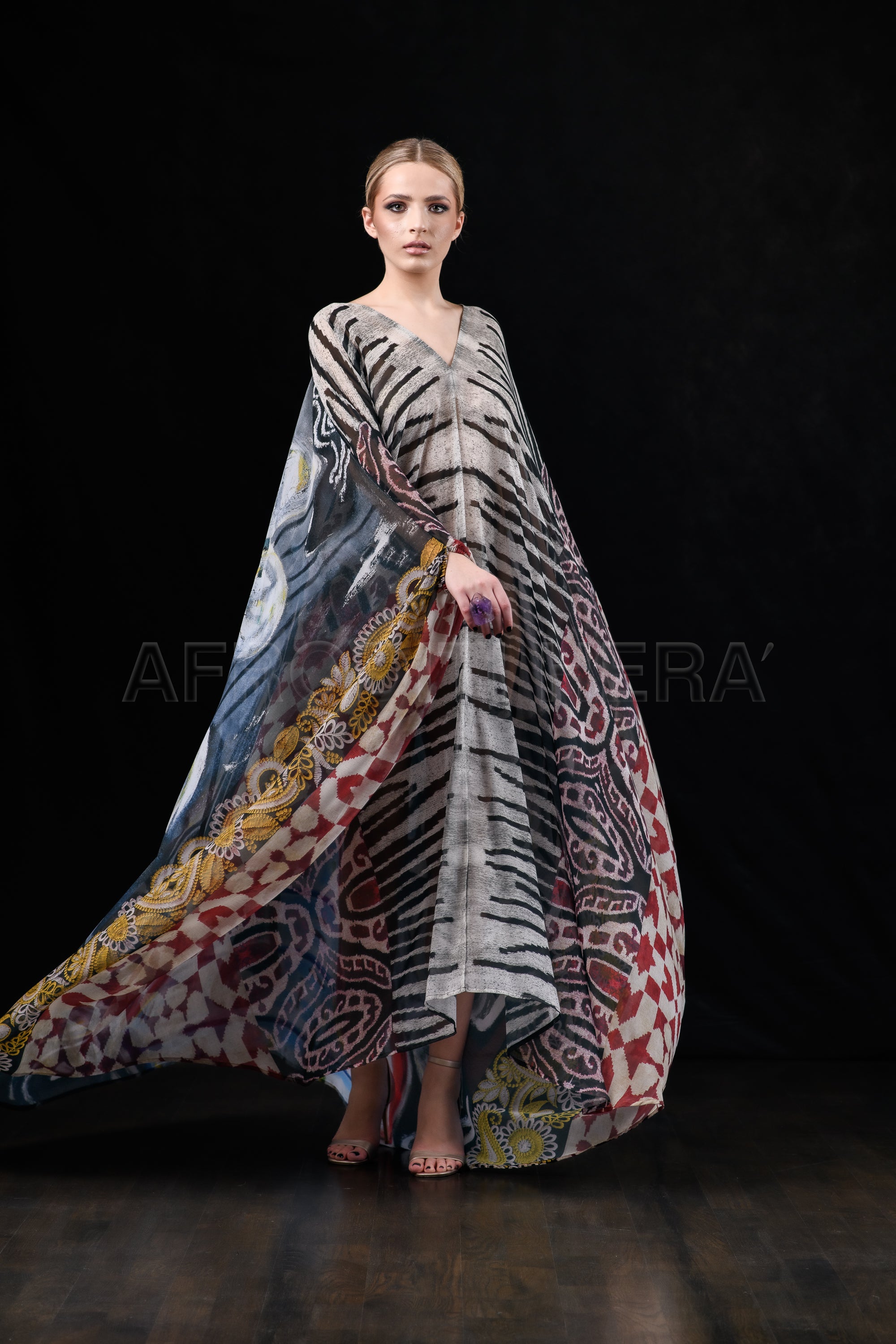 She in the wind - 18 Kaftan Dress